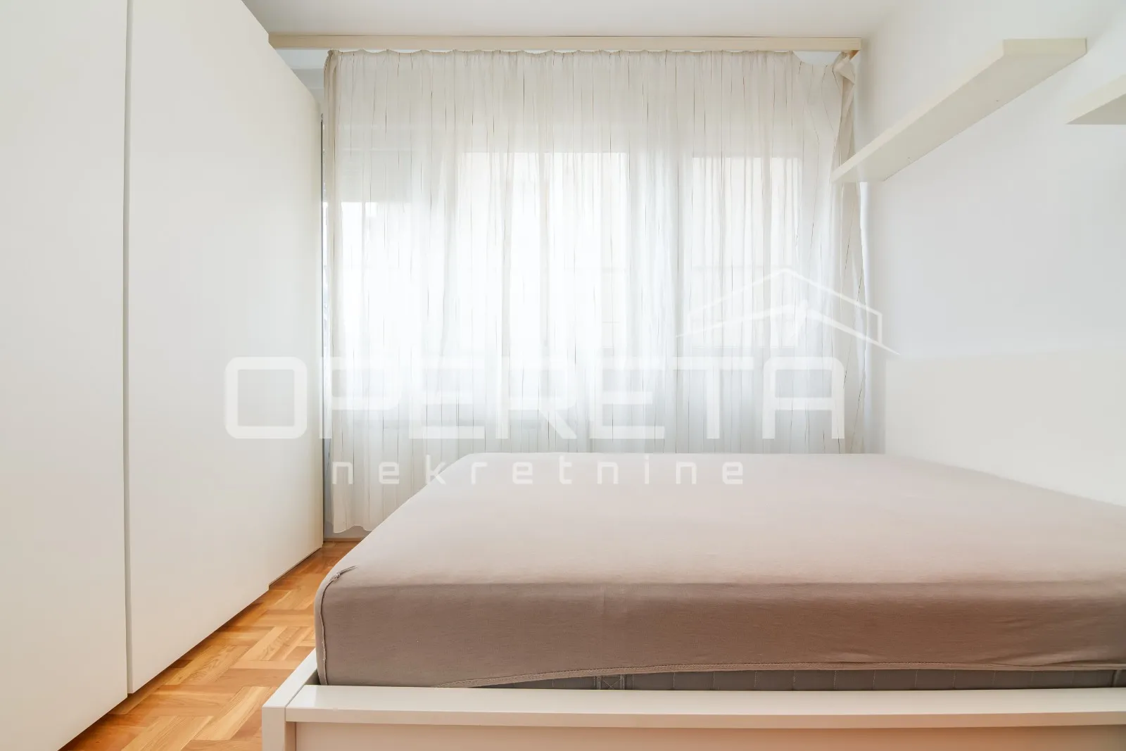 najam stana u voltinom - slika 6