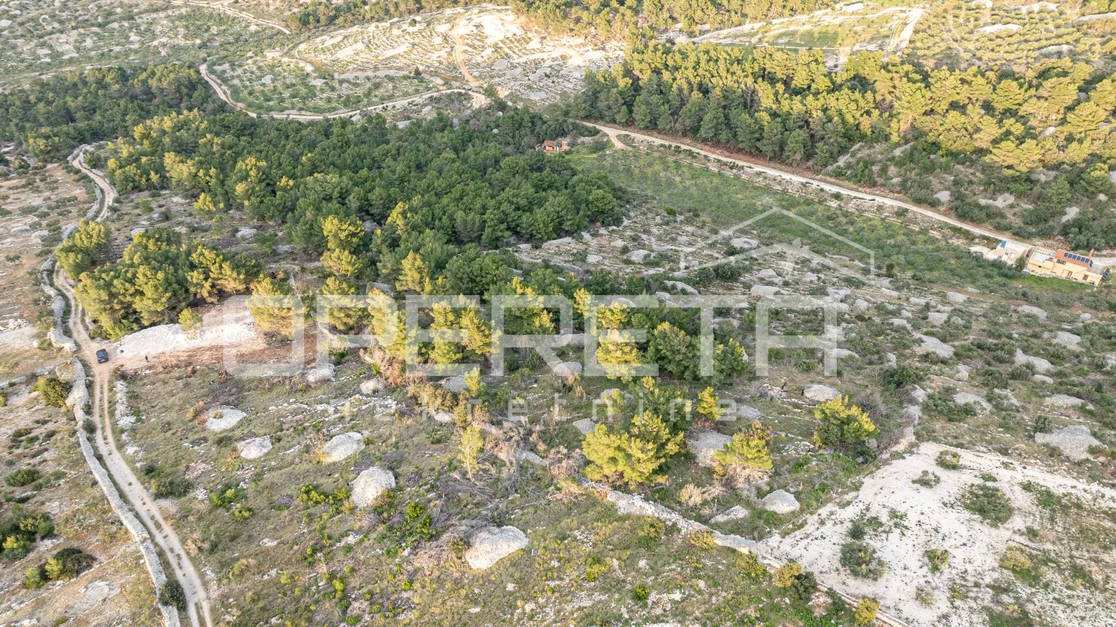 poljoprivredno zemljište od 8172 m2, otok brač - slika 4