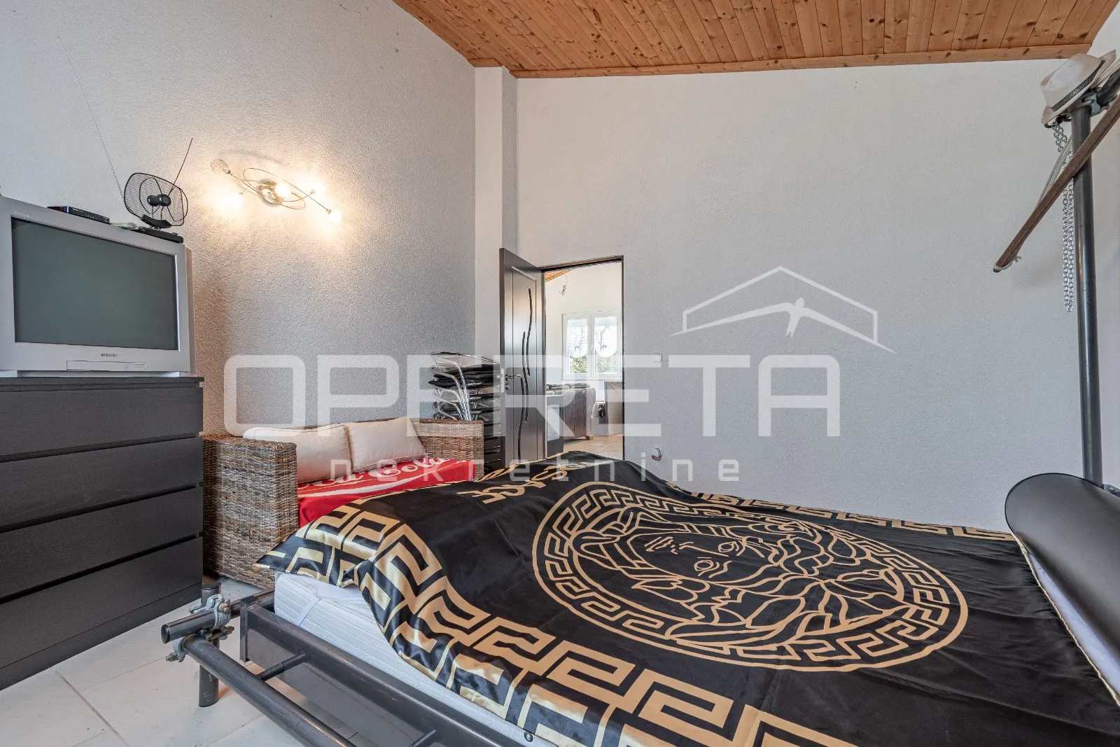 samostojeca prizmenica 84 m2 kod valture okružena zelenilom - slika 10