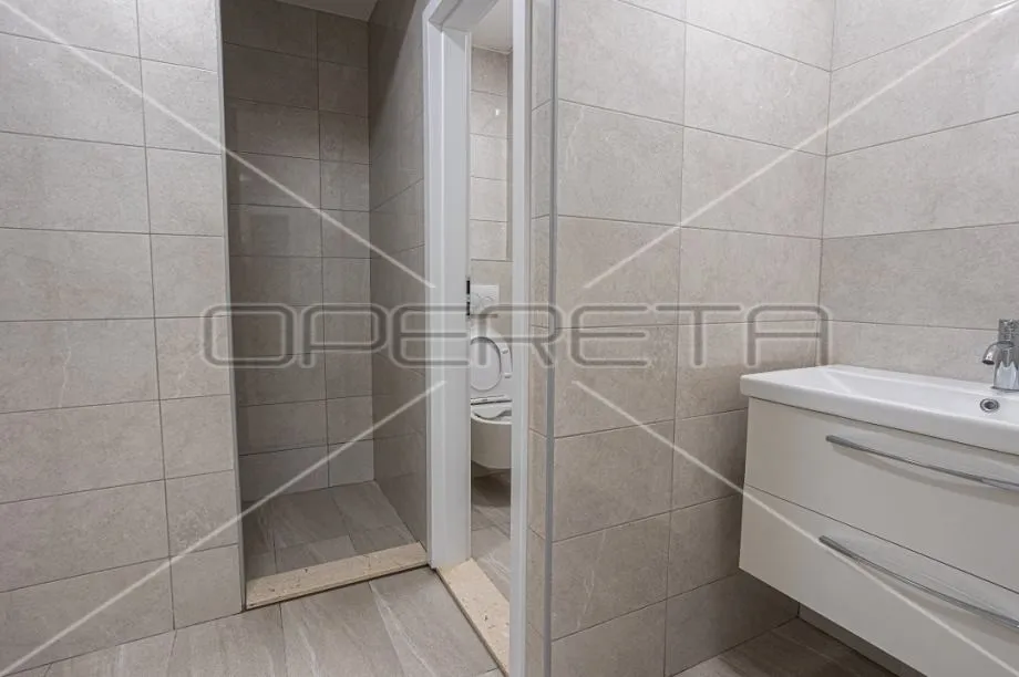 najam, hala-skladište, trogir, put stombrata , 1600m2 - slika 7