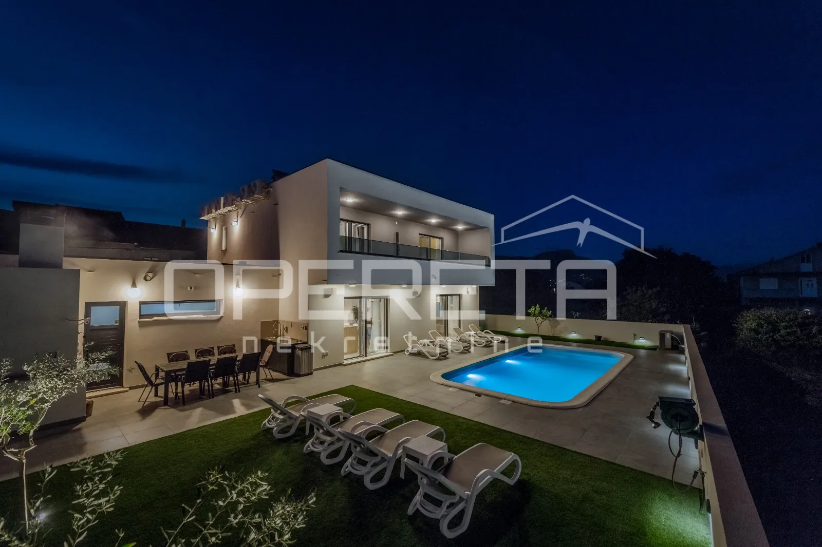 novoizgrađena moderna vila s garažom i bazenom, kaštel novi - slika 3
