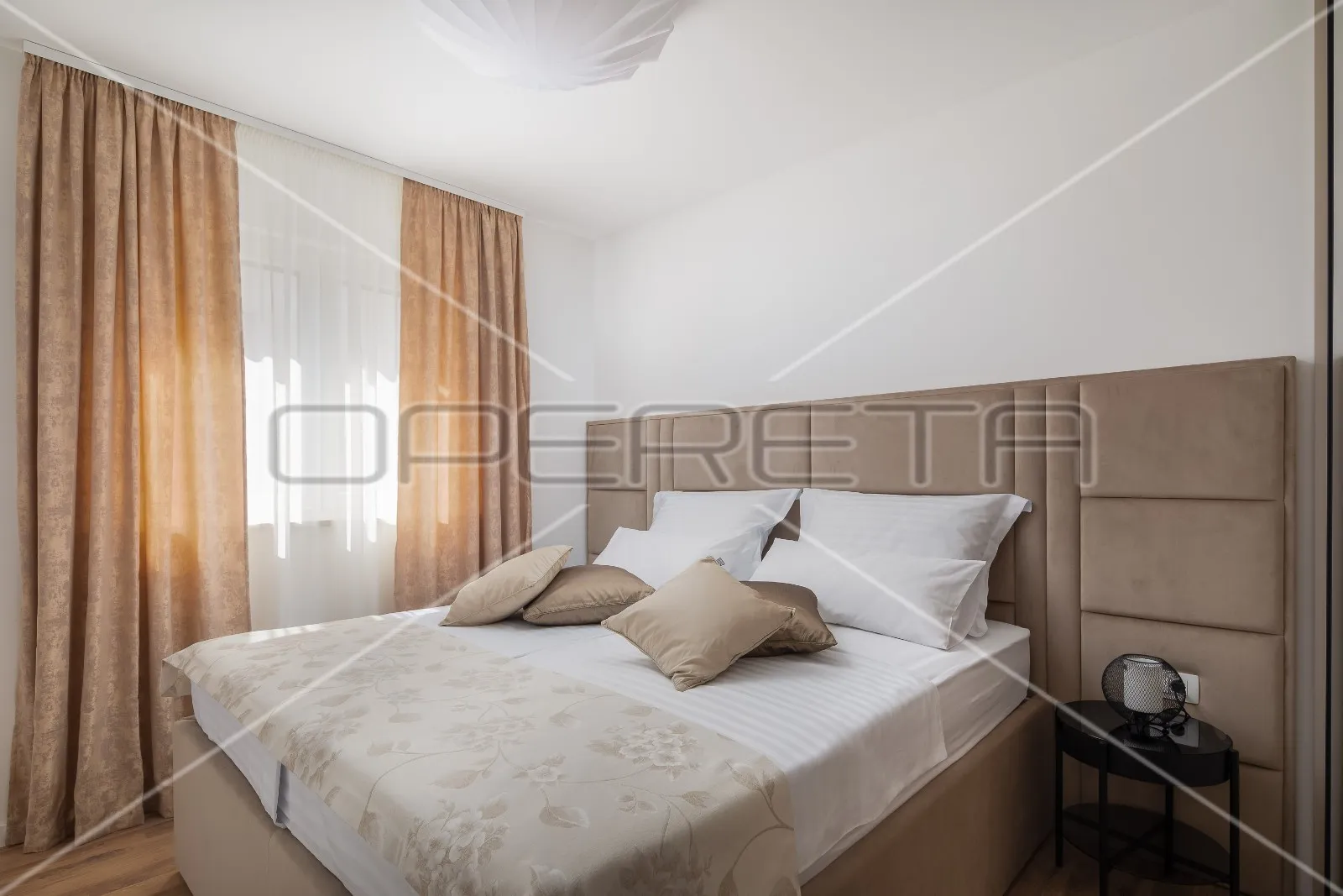 dizajnerska vila 1. red do mora, 407 m2, marina kraj trogira - slika 18