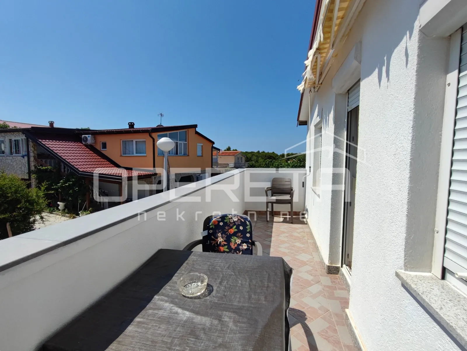apartmanska kuća s četiri stambene jedinice, 190 m², vir - slika 43
