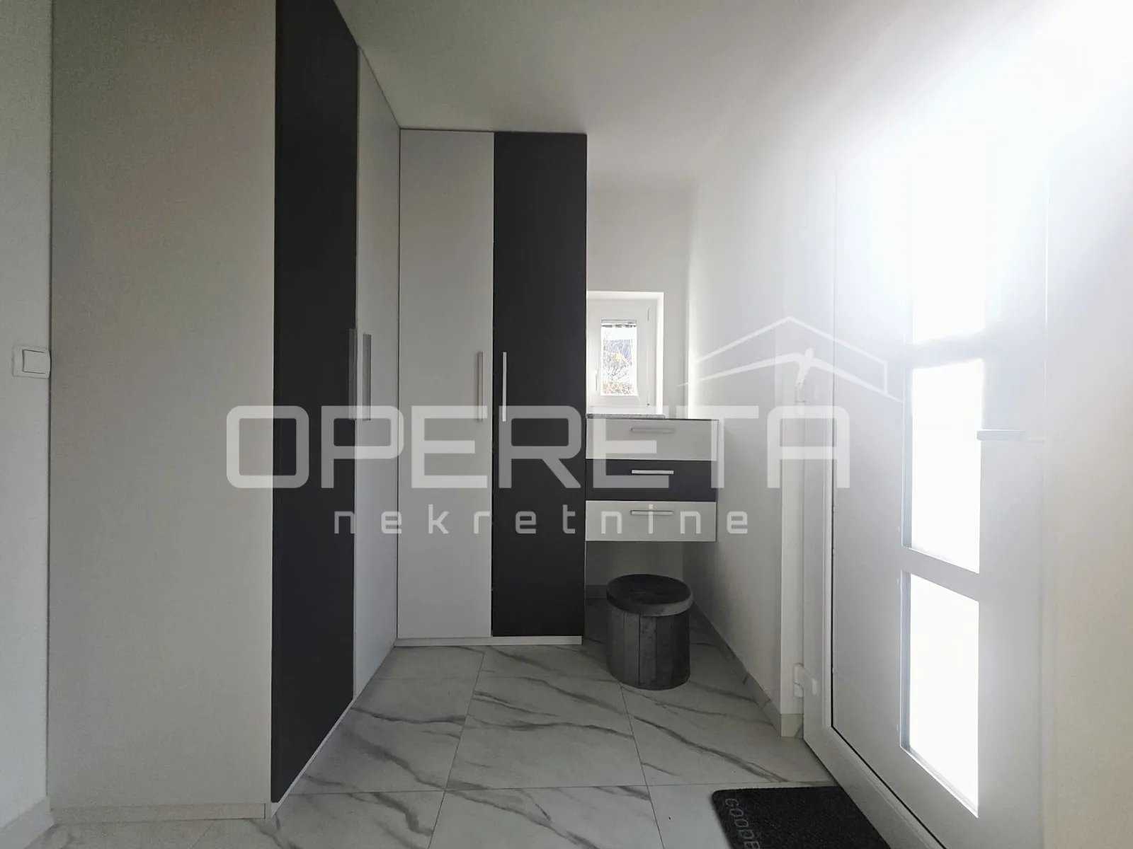 črnomerec, 85m2, 4-soban, terasa 80 m2, vrt i voćnjak 300m2, garaža 20 m2 - slika 10