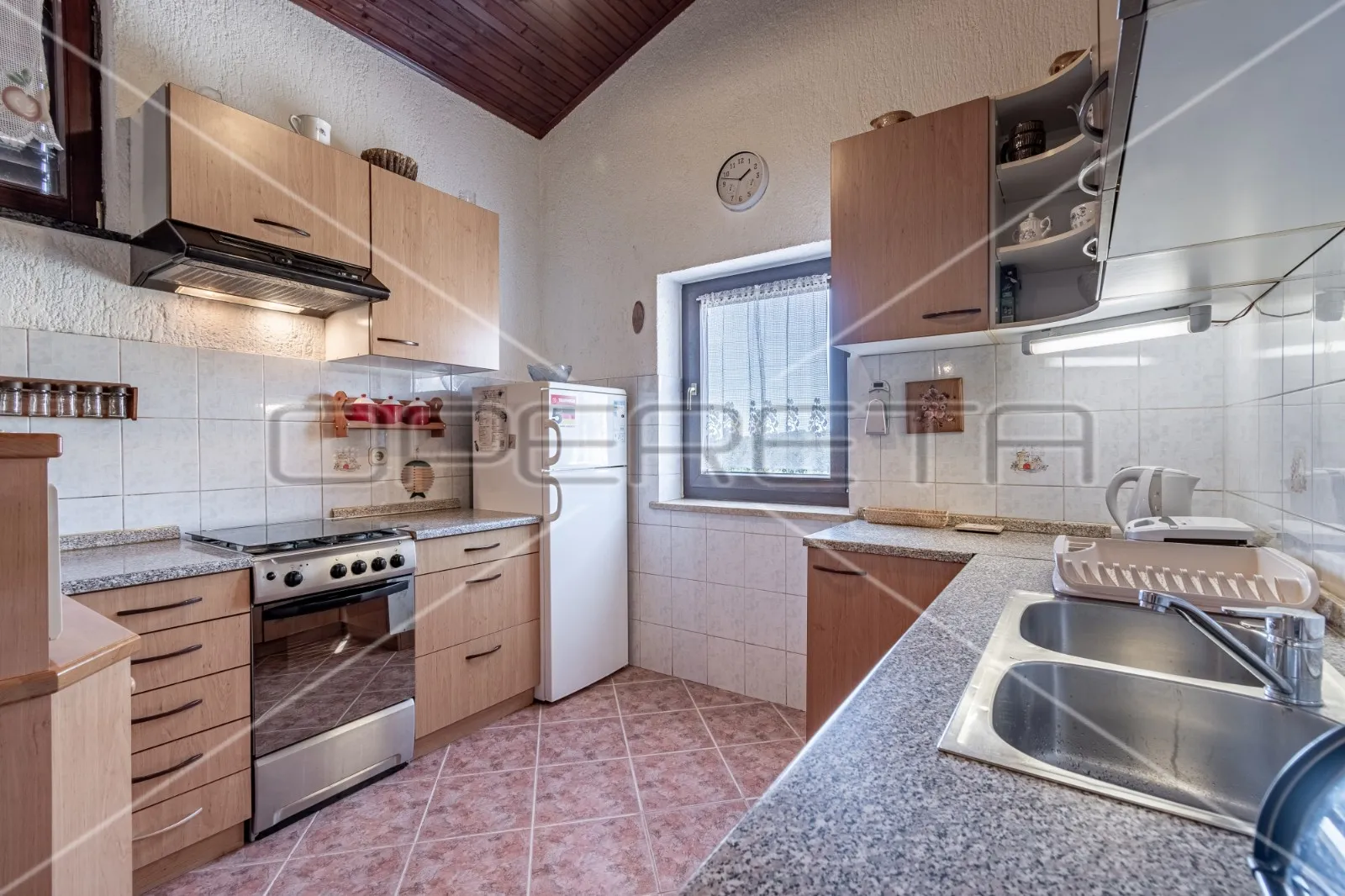 apartmanska kuća u puli s 5 apartmana, garažom i bazenom! - slika 14
