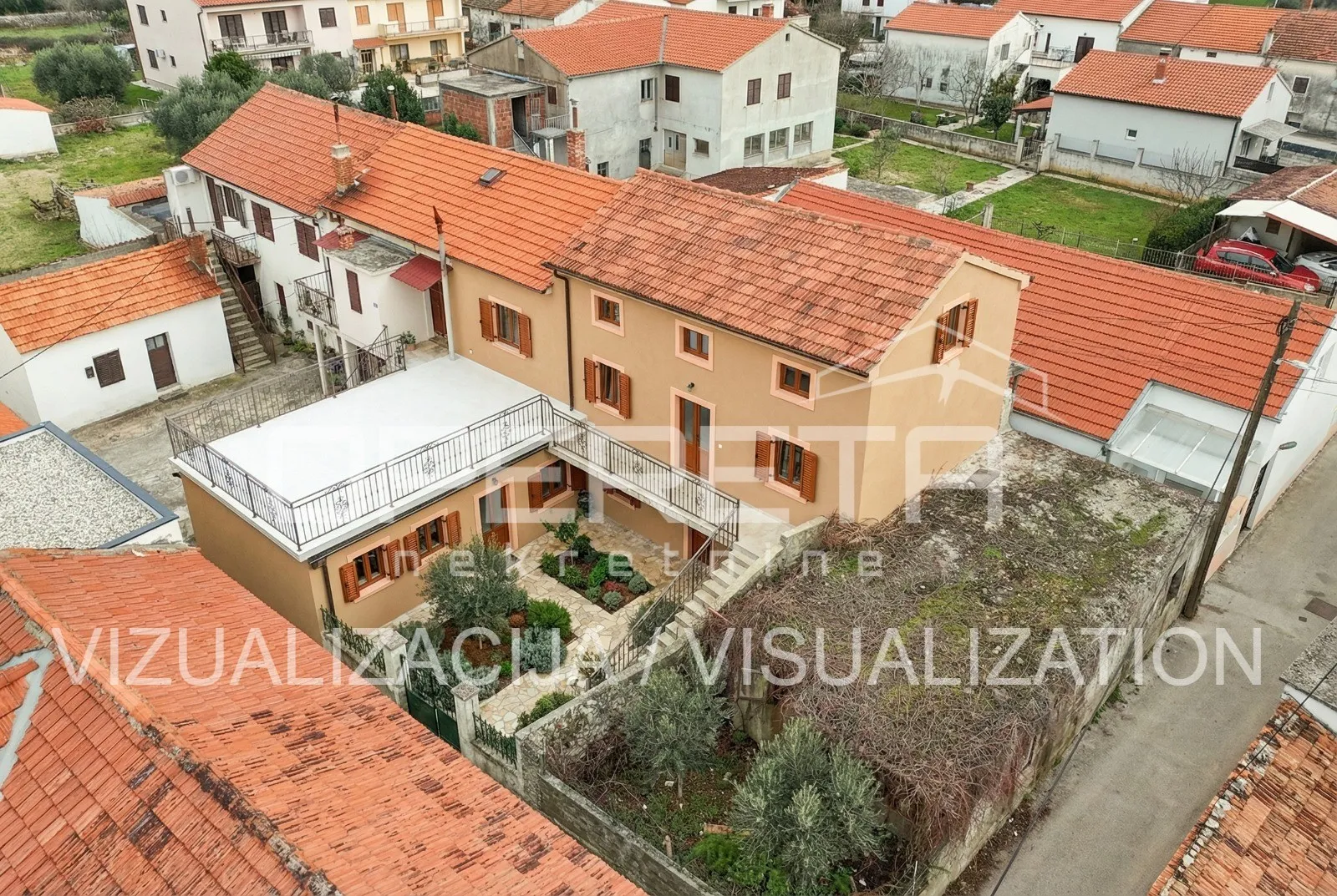 Kuća s 2 stana i pomoćnim objektom, 190 m2, Arbanasi, Zadar
