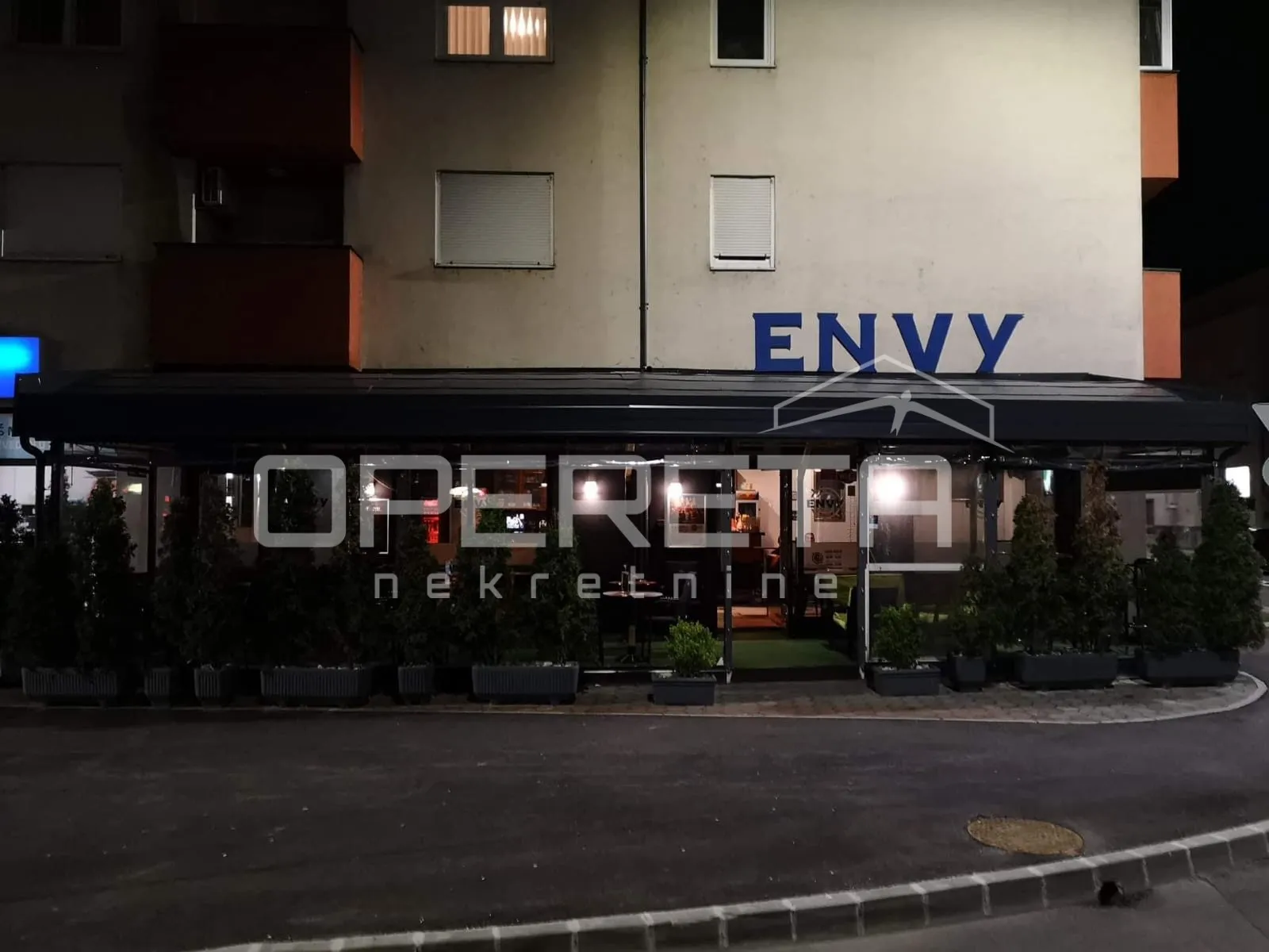 lokal s terasom na frekventnoj lokaciji - slika 10