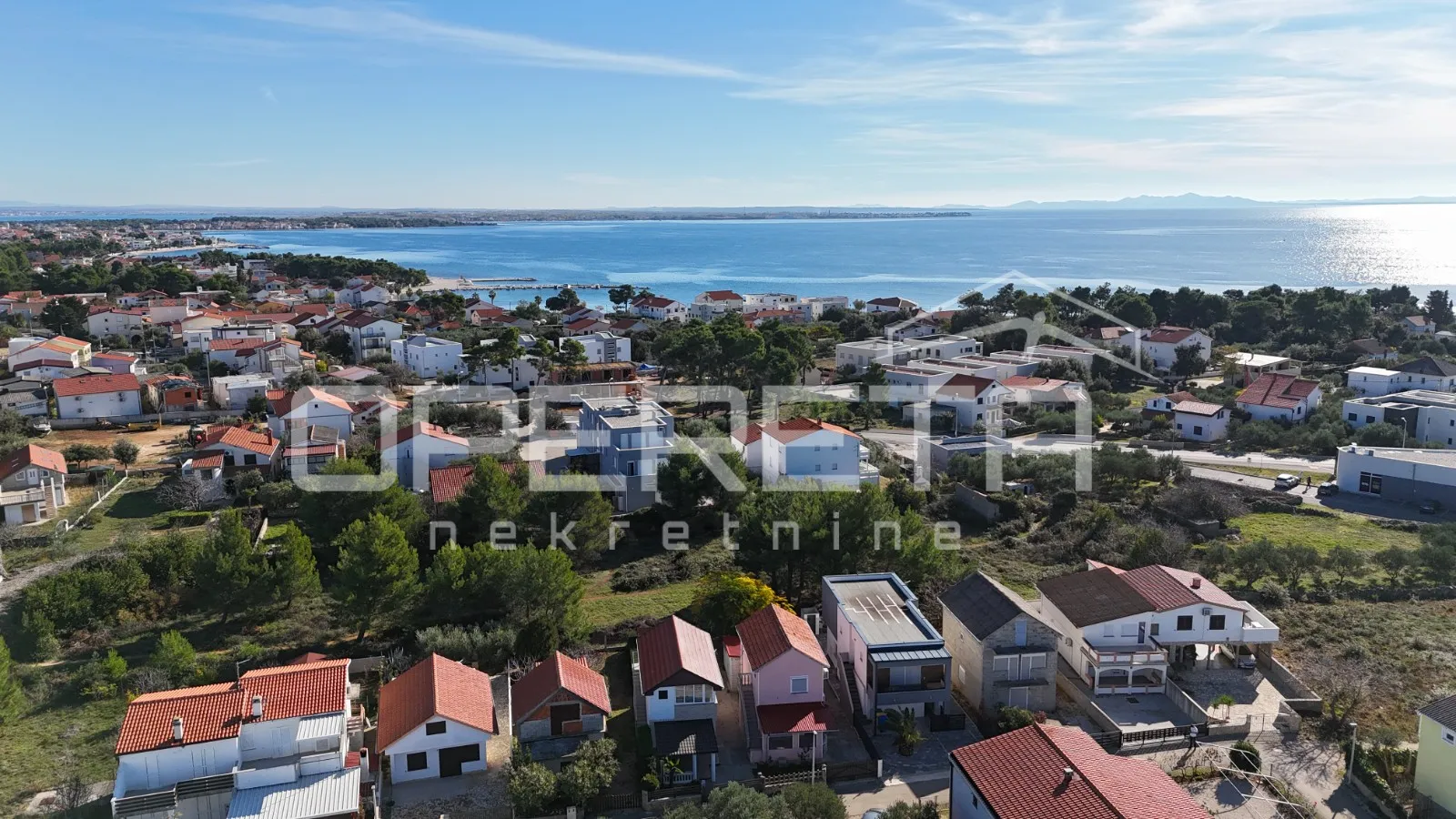 vir – samostojeća kuća s četiri moderno uređena apartmana, 170 m² - slika 9