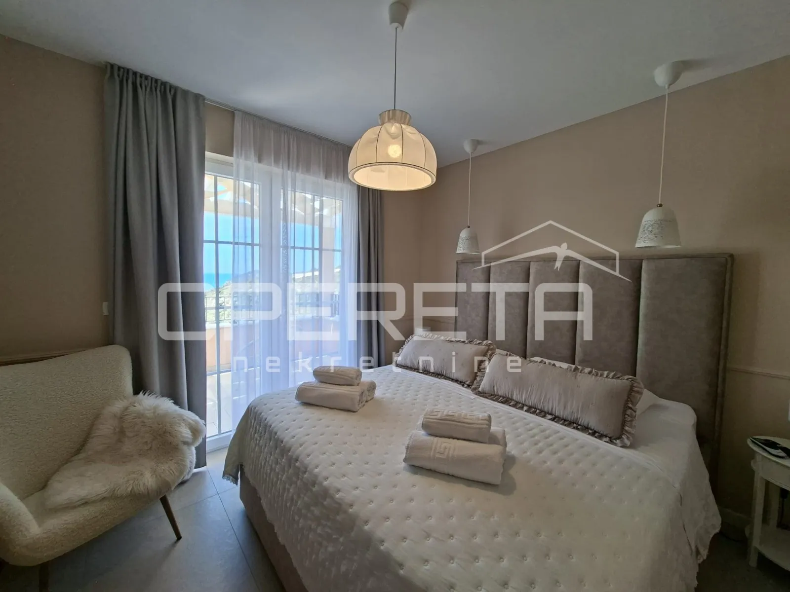 luksuzna vila s bazenom, pogledom na more i privatnim vrtom - slika 18