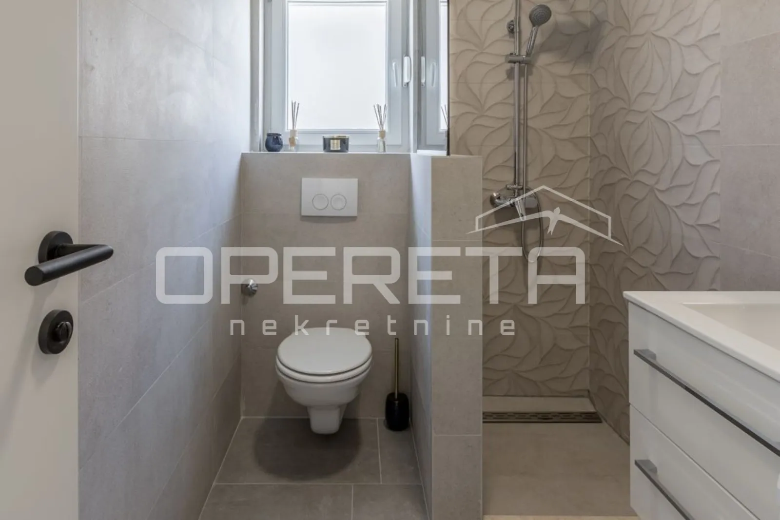kuća s 5 stanova, 90 m od mora, rogoznica - slika 21
