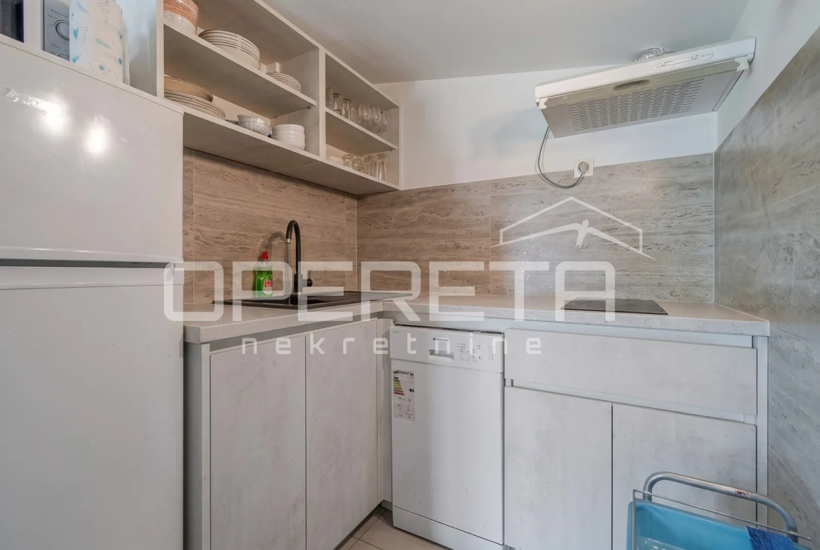 istra, tinjan- kuća s dva stana - slika 8