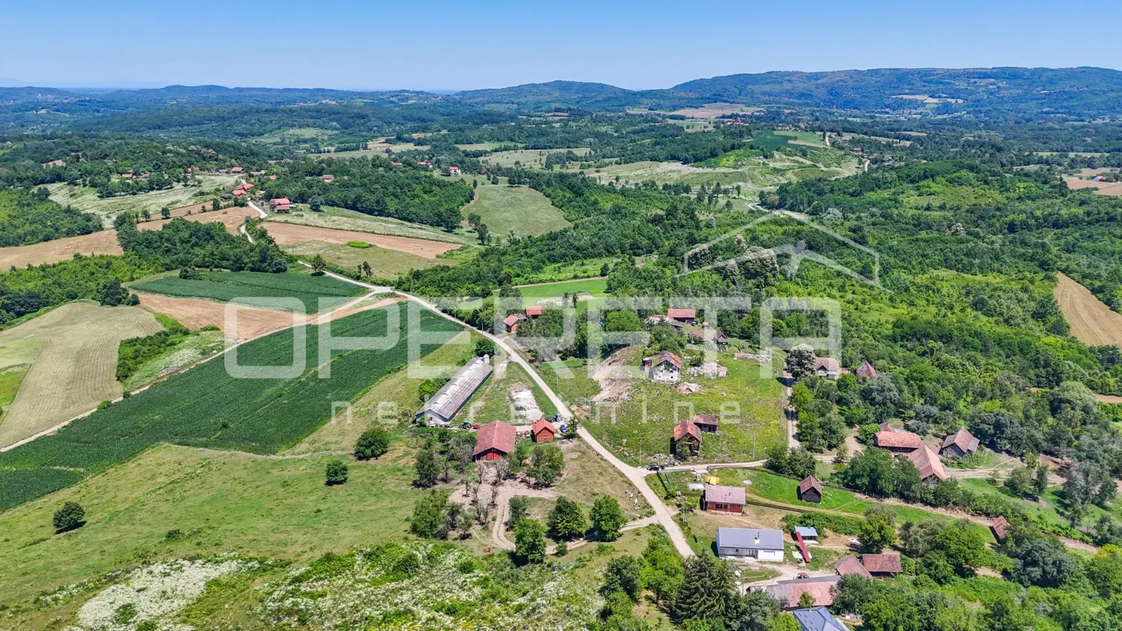 kuća za obnovu s pet parcela u mirnom selu kraj petrinje - slika 14