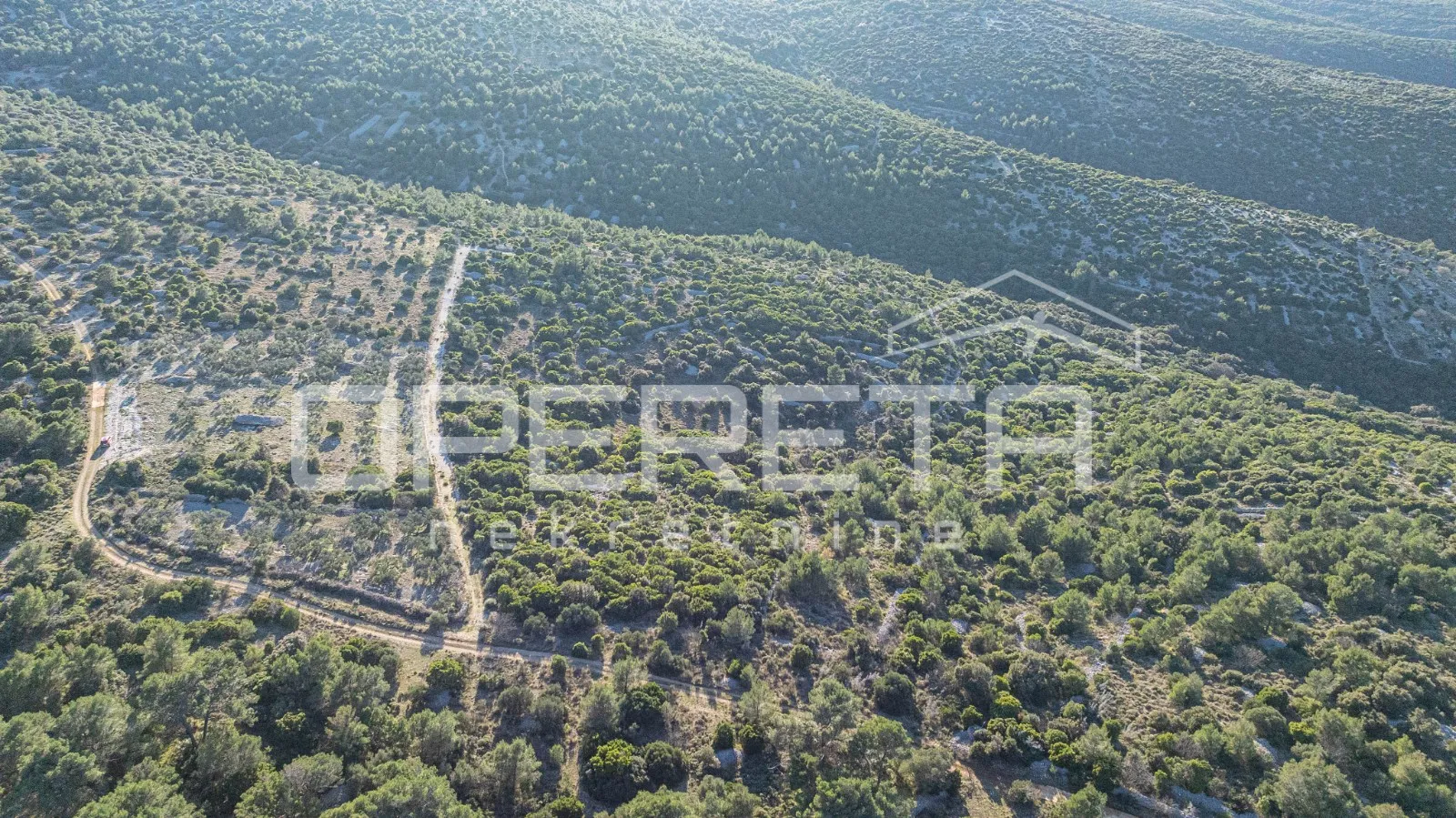 povlja, povlja, 7.647,00 m2, 76.470,00 eur - slika 2