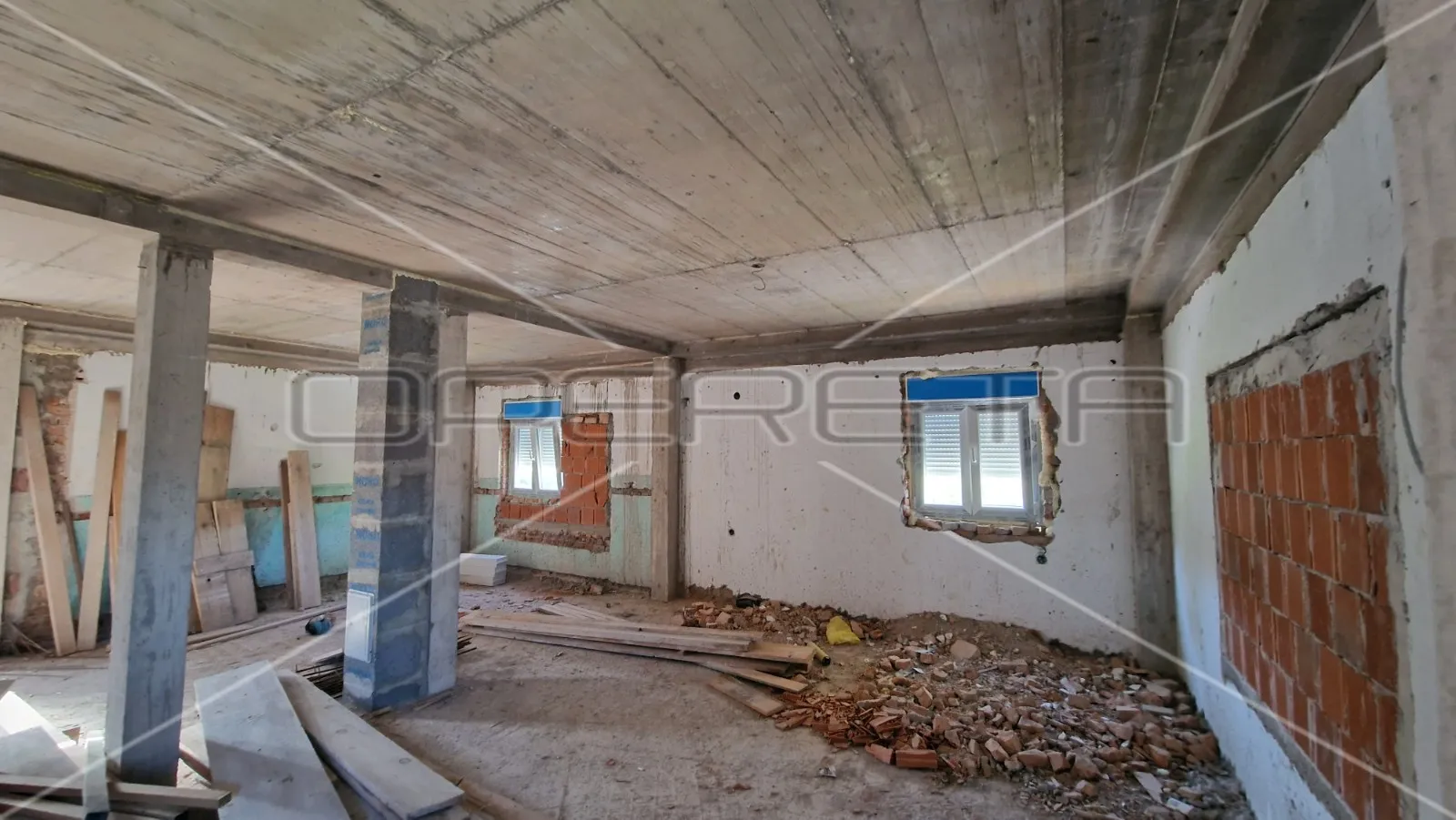 seosko imanje, kuća s 3 gospodarska objekta, okućnica, brinje, 235 m2 - slika 7
