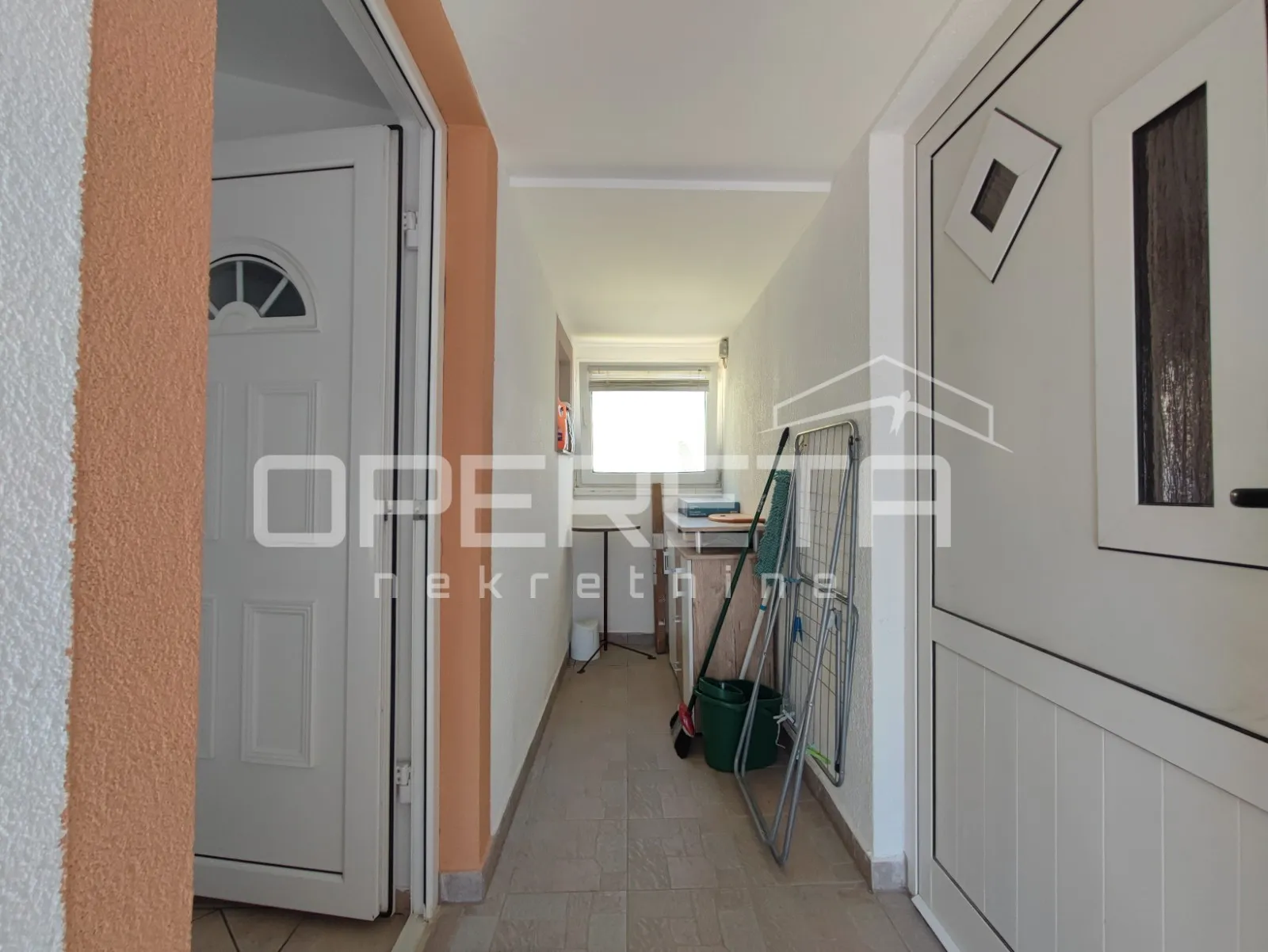 apartmanska kuća s četiri stambene jedinice, 190 m², vir - slika 28