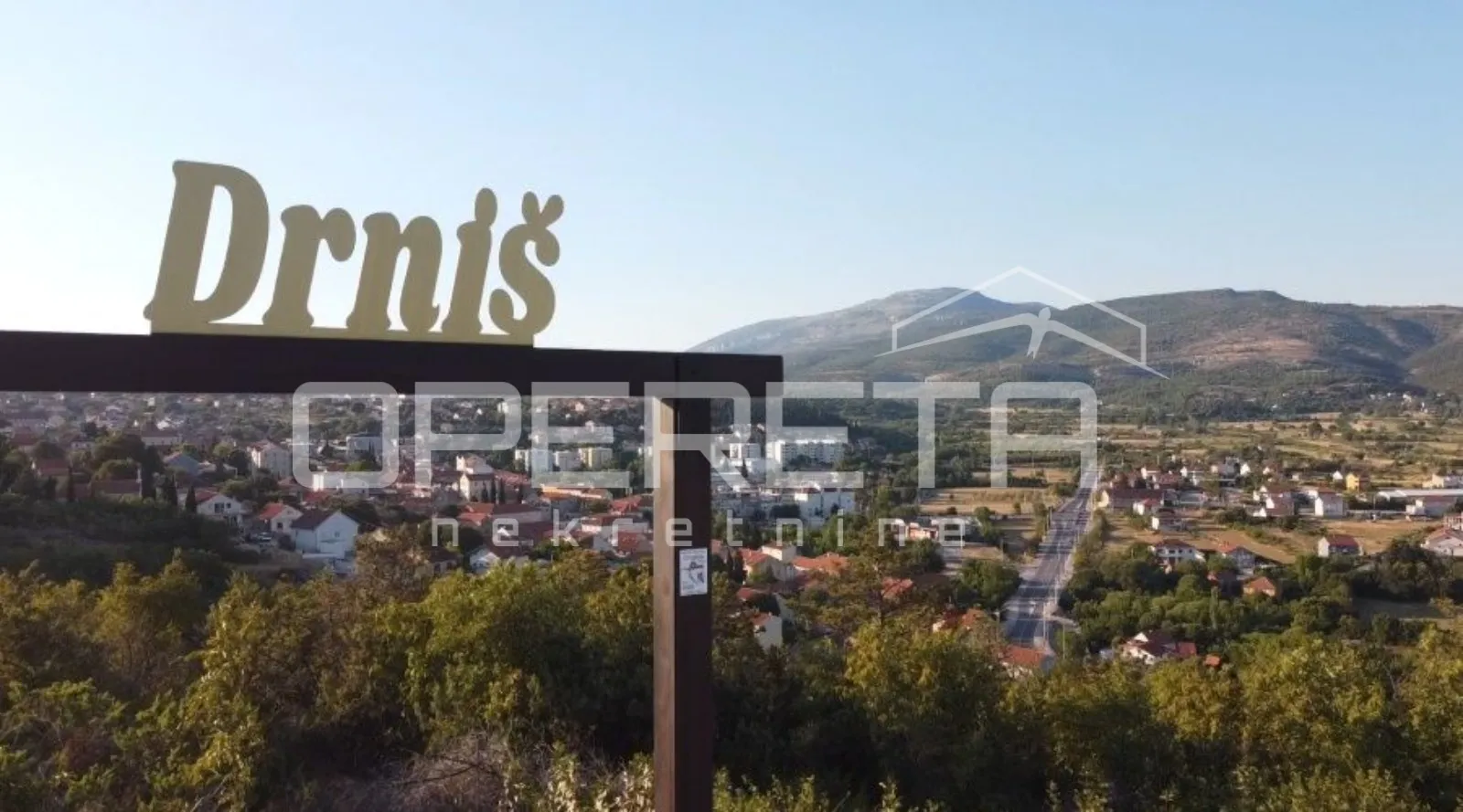 Zemljište za park ili igralište – Drniš, 2520 m², Z1 zona