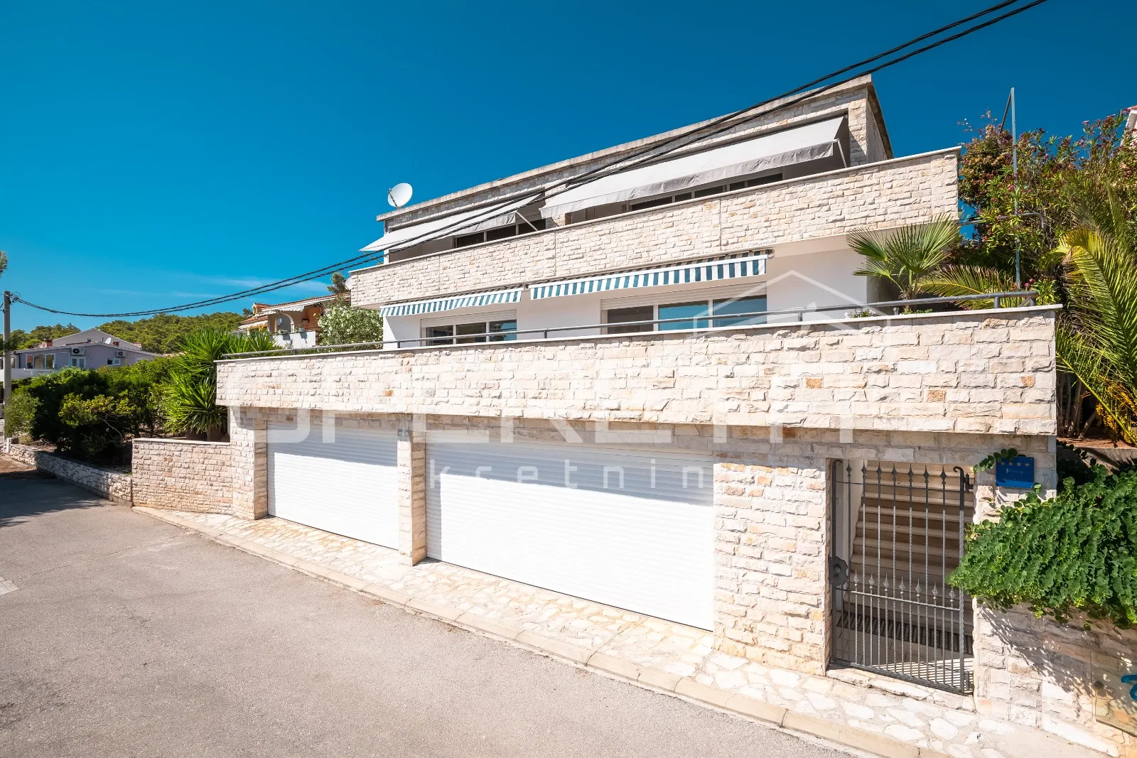 Luksuzna kuća s 3 apartmana i pogledom na more - Potirna