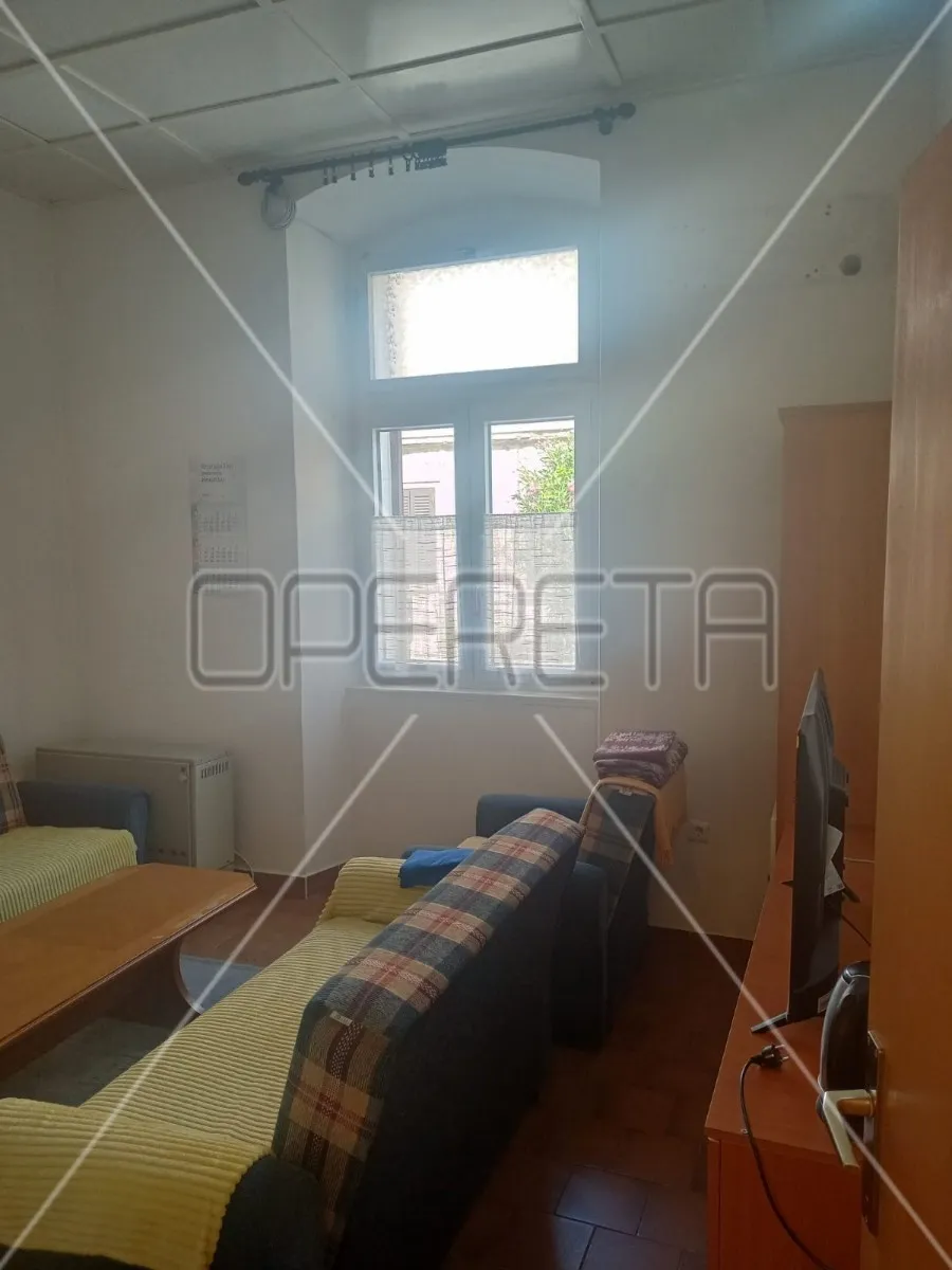 stan 104m2 4soban, pula centar - slika 19