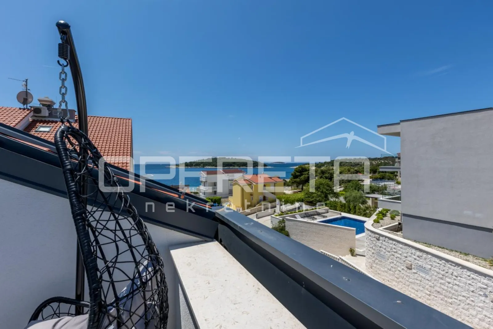 kuća s 5 stanova, 90 m od mora, rogoznica - slika 19