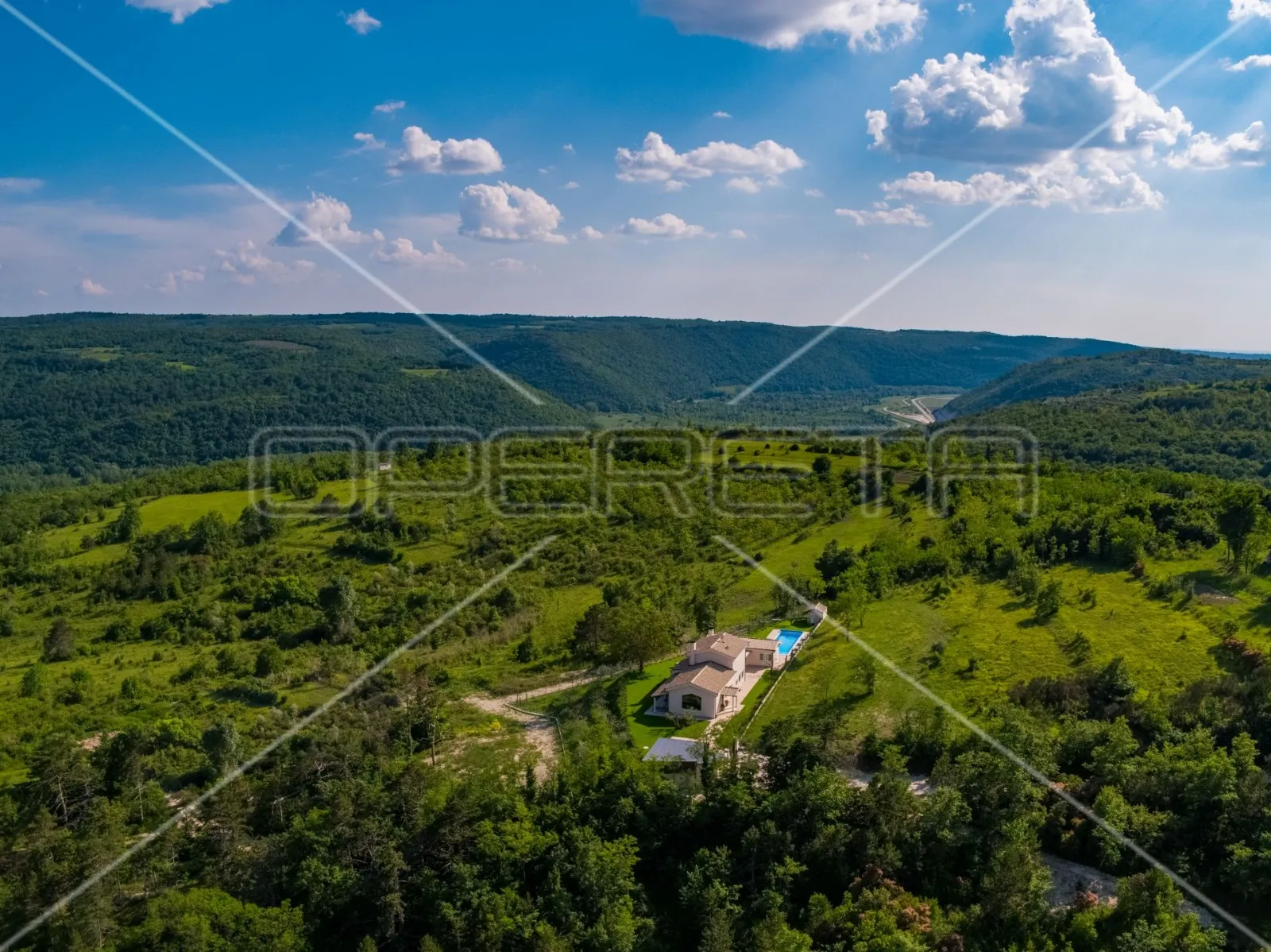 istra, grožnjan, luksuzna vila na osami sa panoramskim pogledom - slika 37