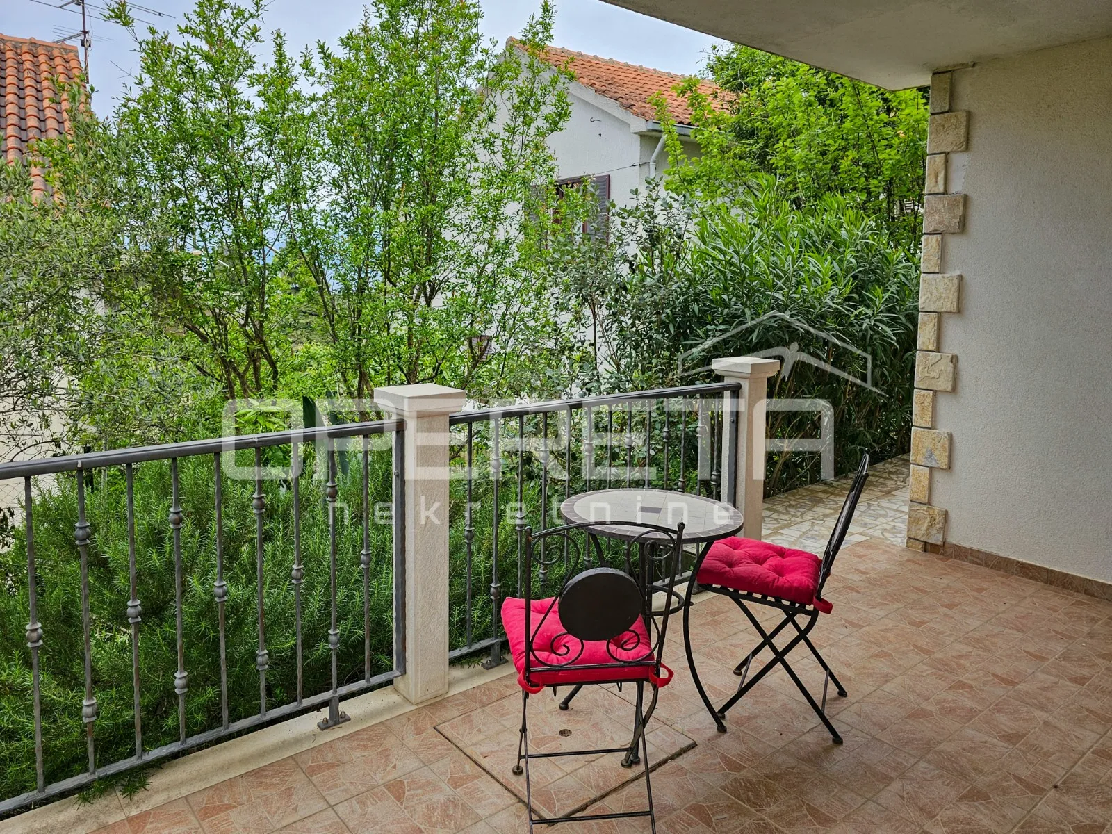 kuća u splitskoj na braču, spoj prirode, komfora i pogleda na more - slika 6