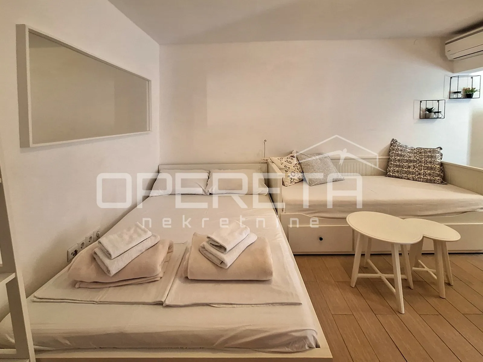 kuća s 3 apartmana- tribunj centar - slika 17