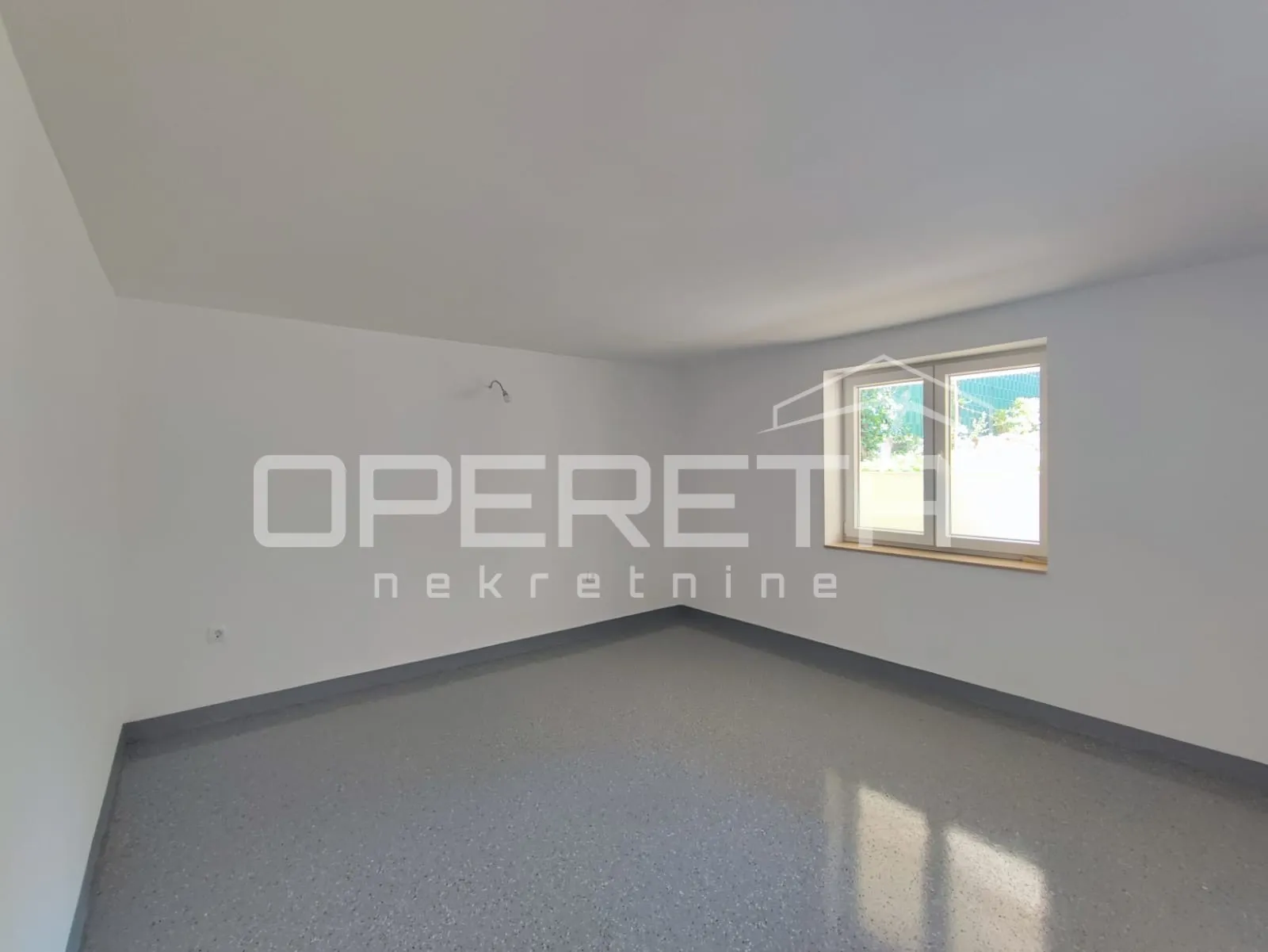 novogradnja, 2s stan 75 m2 sa poslovnim prostorom 30 m2, vrt i garaža - slika 16