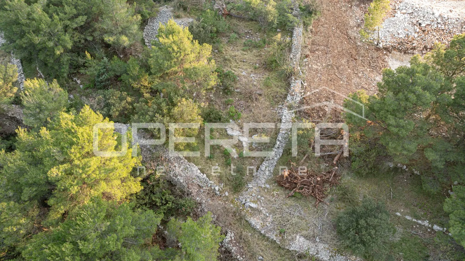 poljoprivredno zemljište od 8172 m2, otok brač - slika 2