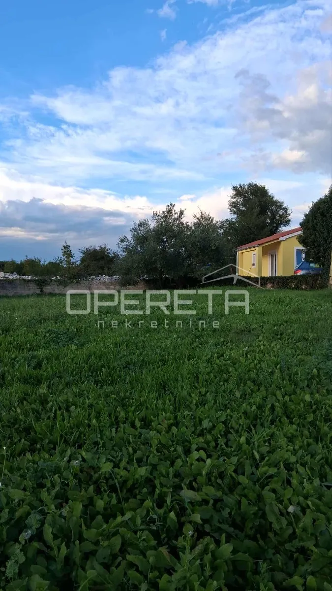 prizemnica 70m2 s bazenom i dvorištem - svetvinčenat - slika 12