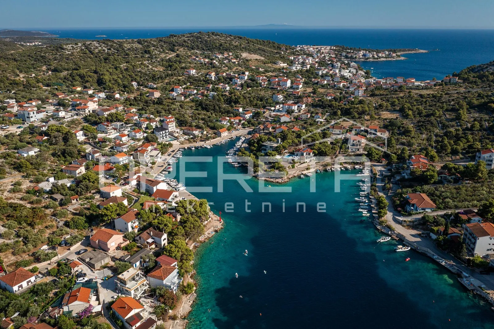 ražanj - 1. red do mora - luksuzna vila useljiva i namještena - slika 49