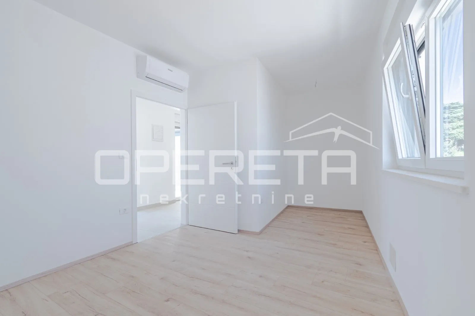 moderna dvojna kuća u ližnjanu s bazenom – savršena za odmor i investiciju! - slika 13