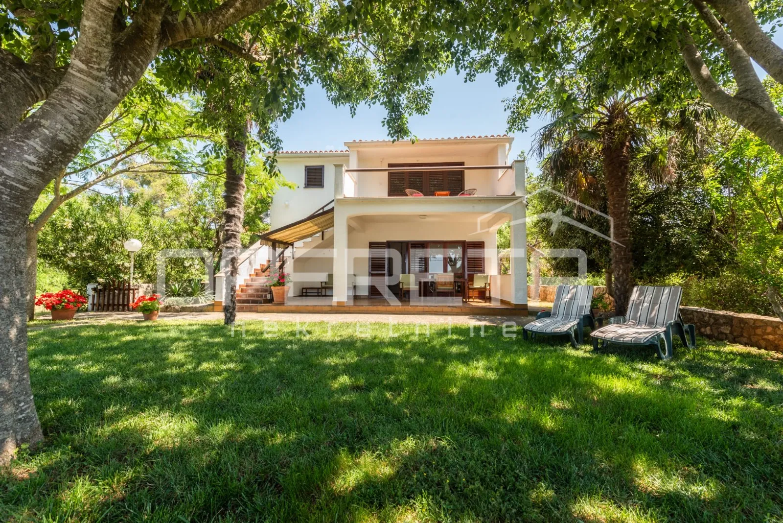 prvi red do mora – kuća sa prekrasnom okućnicom, molat - slika 1