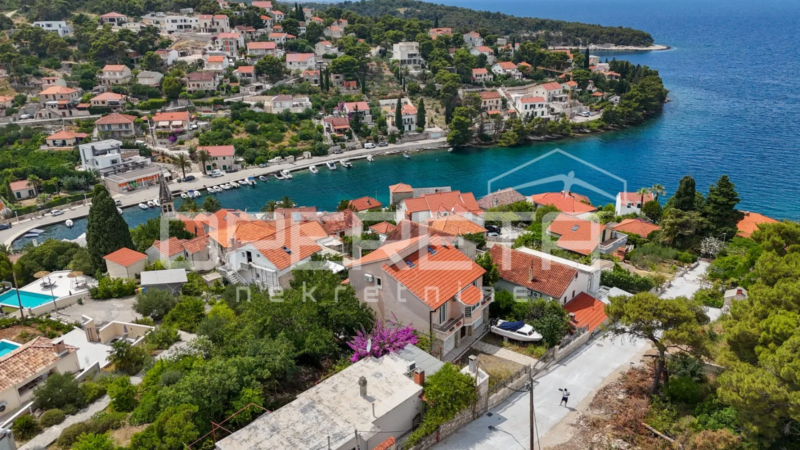 kuća u splitskoj na braču, spoj prirode, komfora i pogleda na more - slika 25