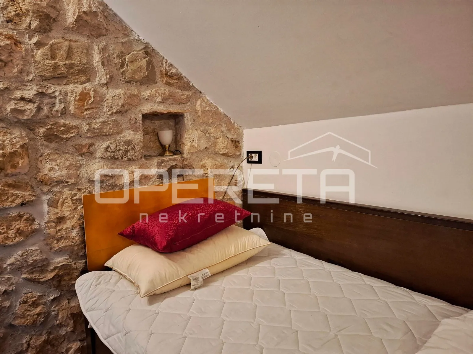 odlična investicija kraj omiša s uhodanim turizmom! - slika 30