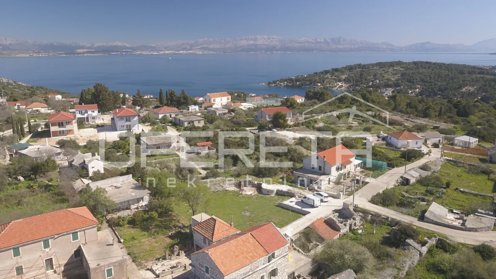 šarmantna kamena kuća u grohotama, šolta - slika 16