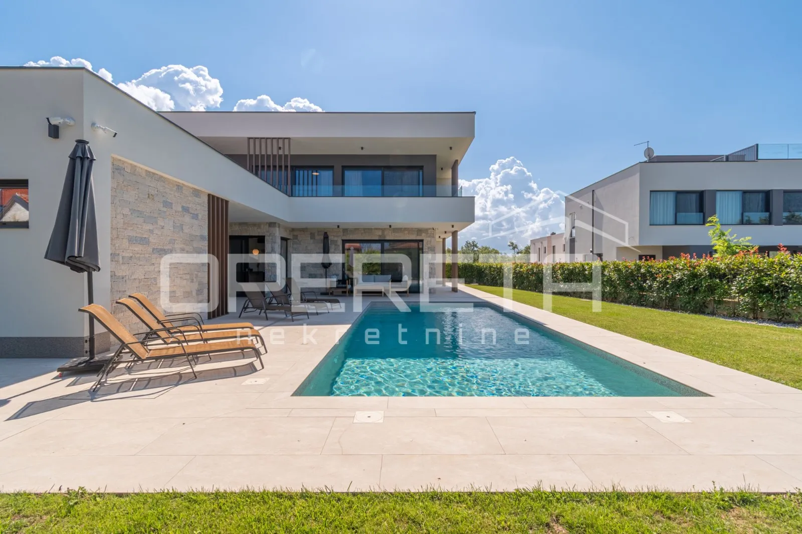istra, poreč - elegantna i potpuno opremljena vila na periferiji poreča - slika 2