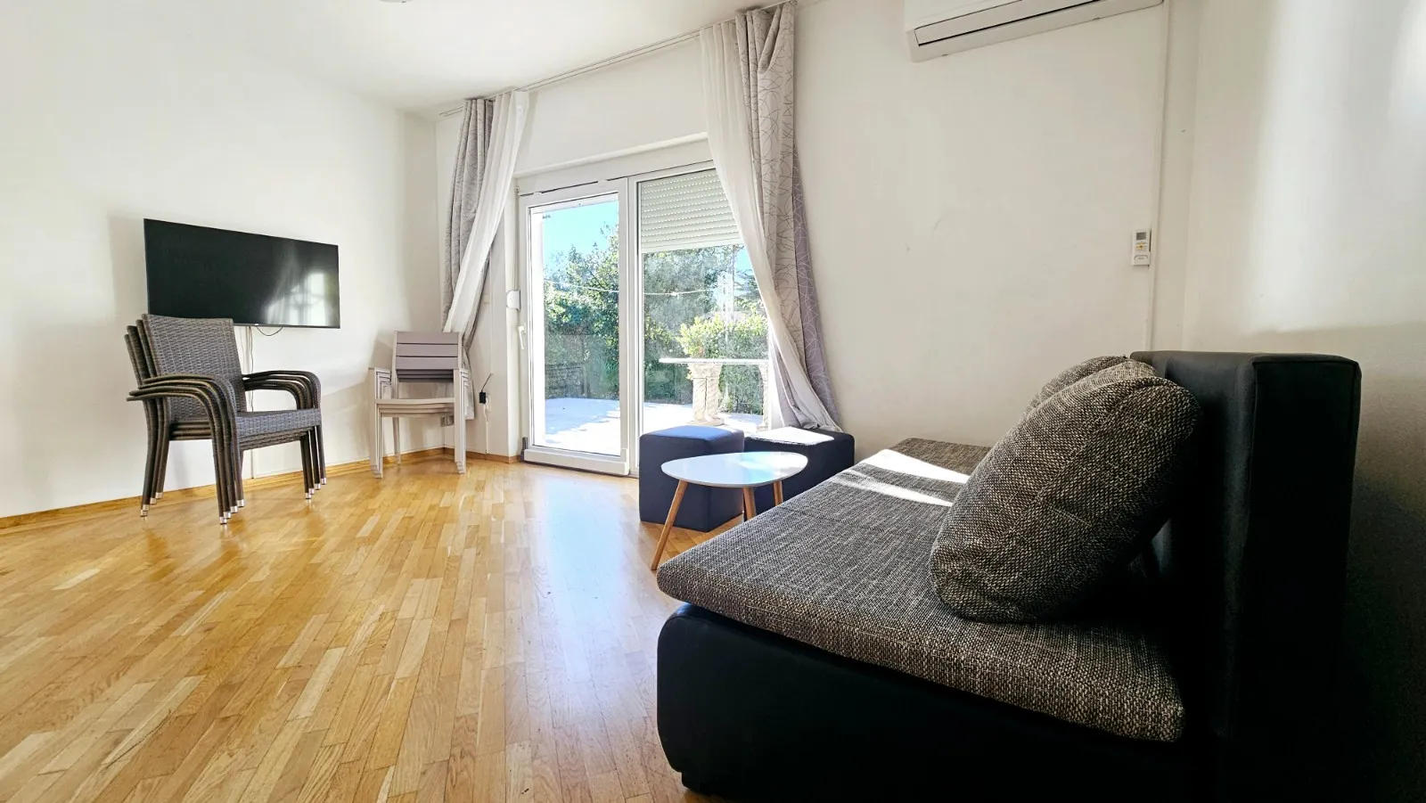 novalja – trosobni apartman 80 m² u prizemlju s terasom, 500 m od mora - slika 3