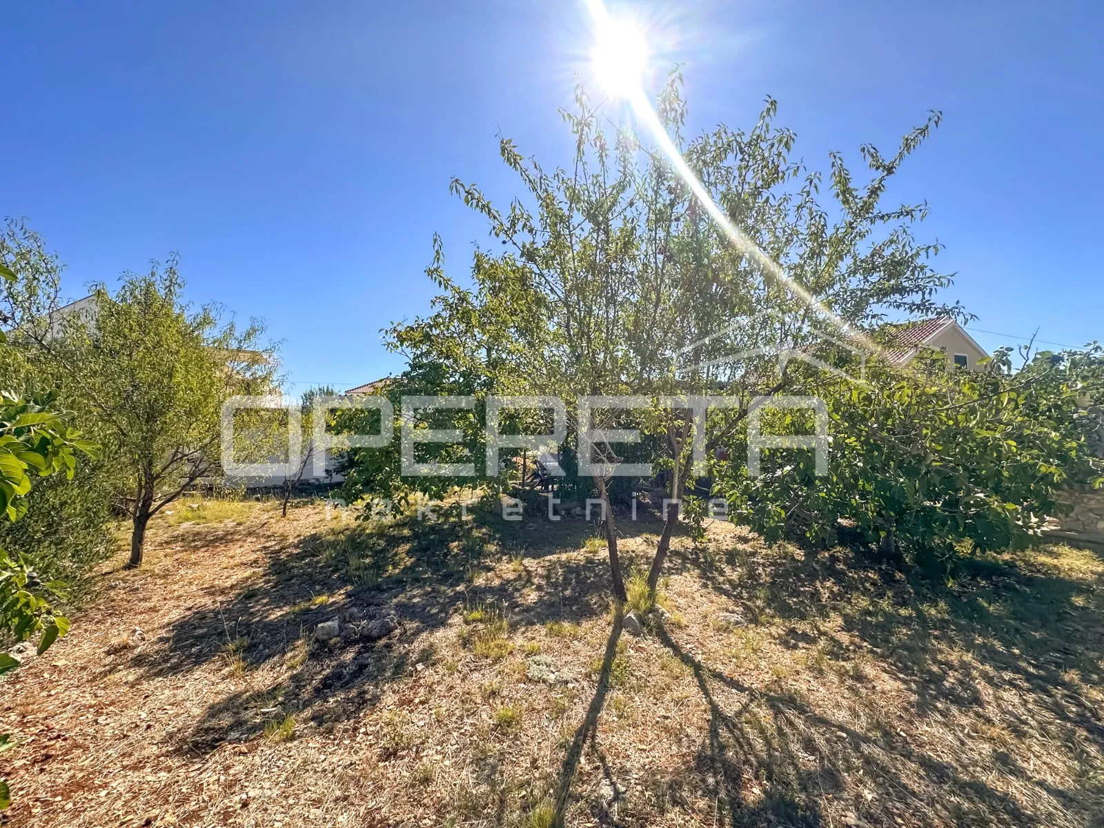 vikendica sa 404 m² zemljišta u mirnom dijelu zatona - slika 12