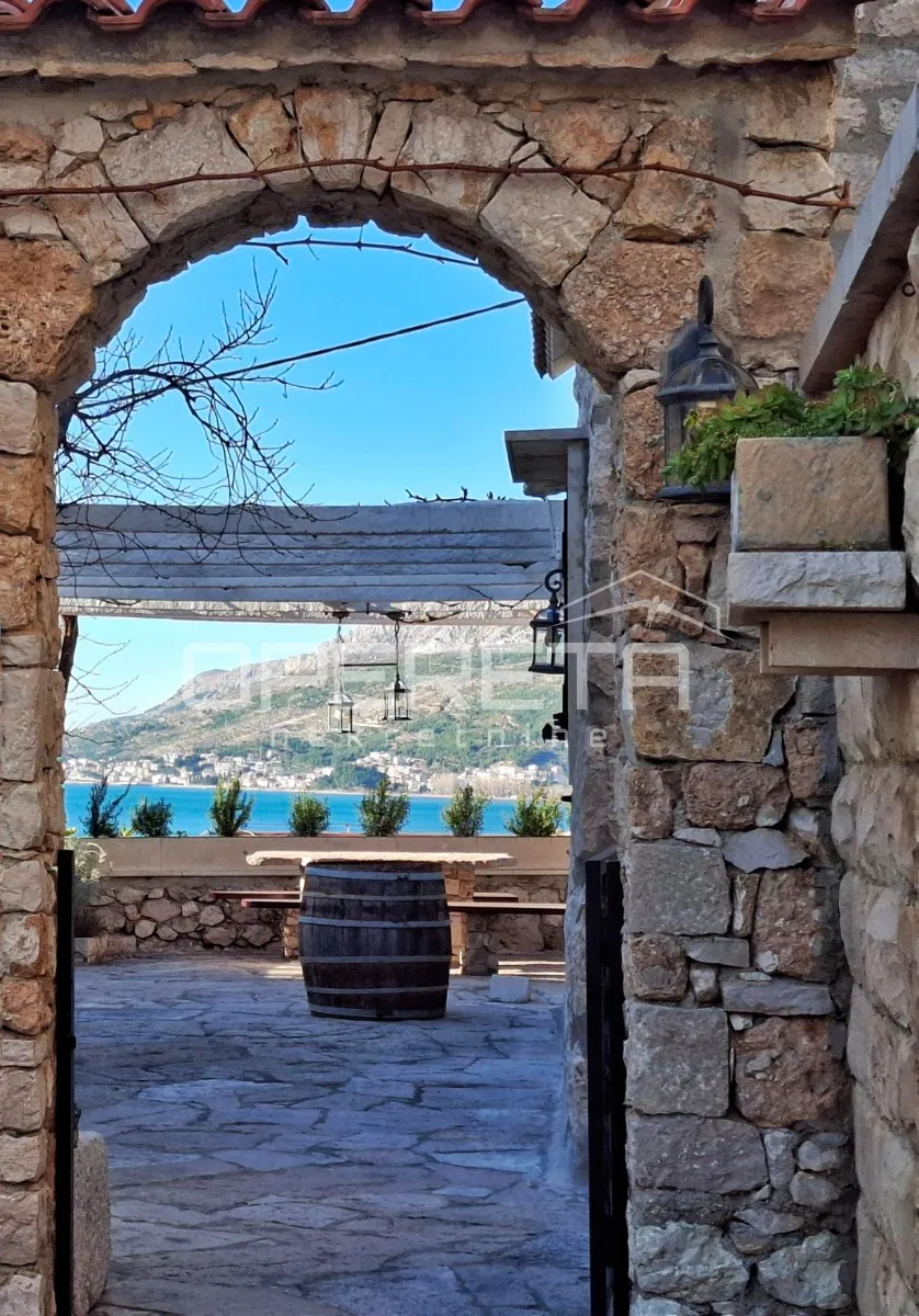 odlična investicija kraj omiša s uhodanim turizmom! - slika 28