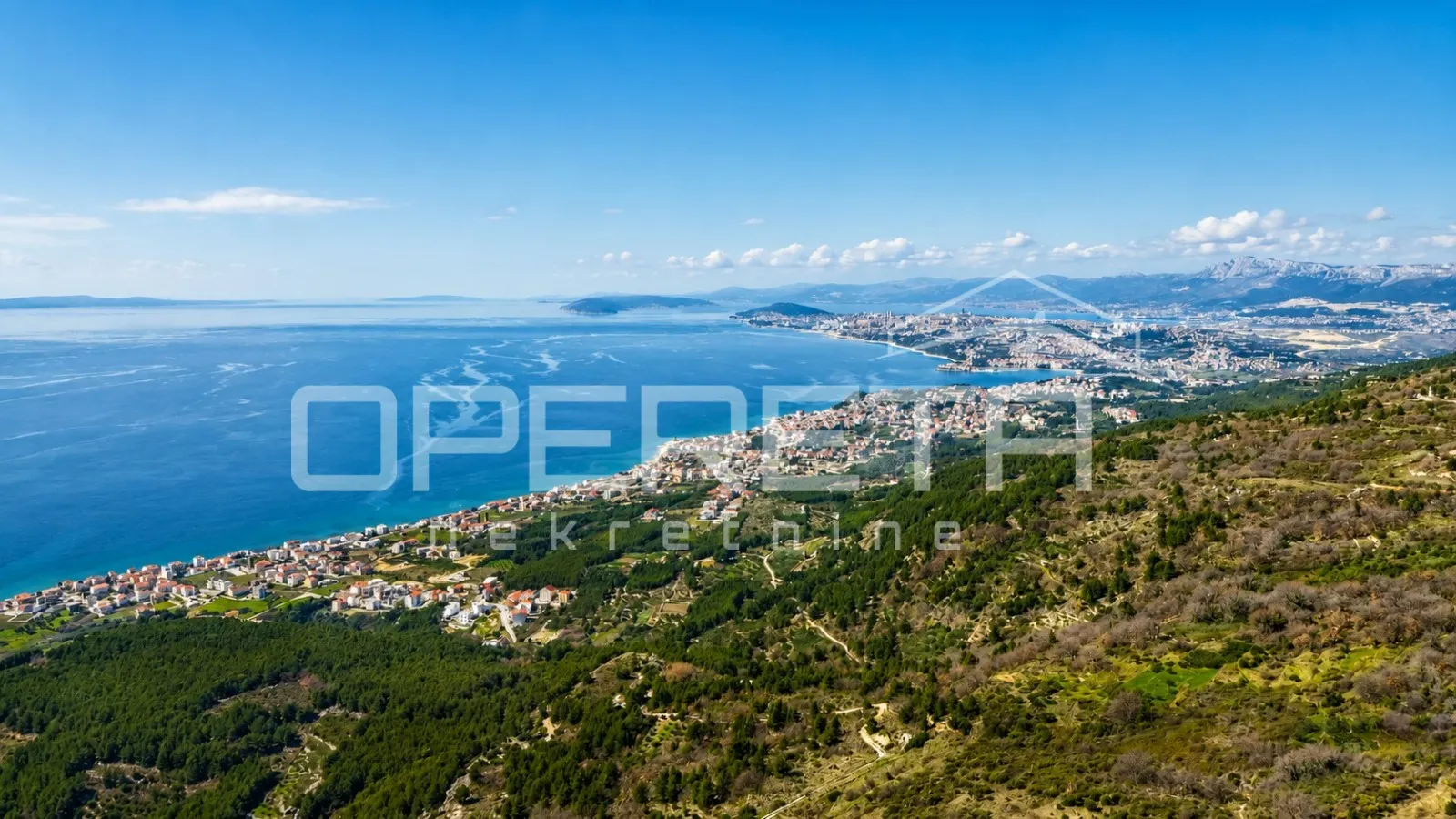 Ekskluzivno zemljište 3.330 m² s legalnim objektom, panoramskim pogledom, dozvol - Podstrana