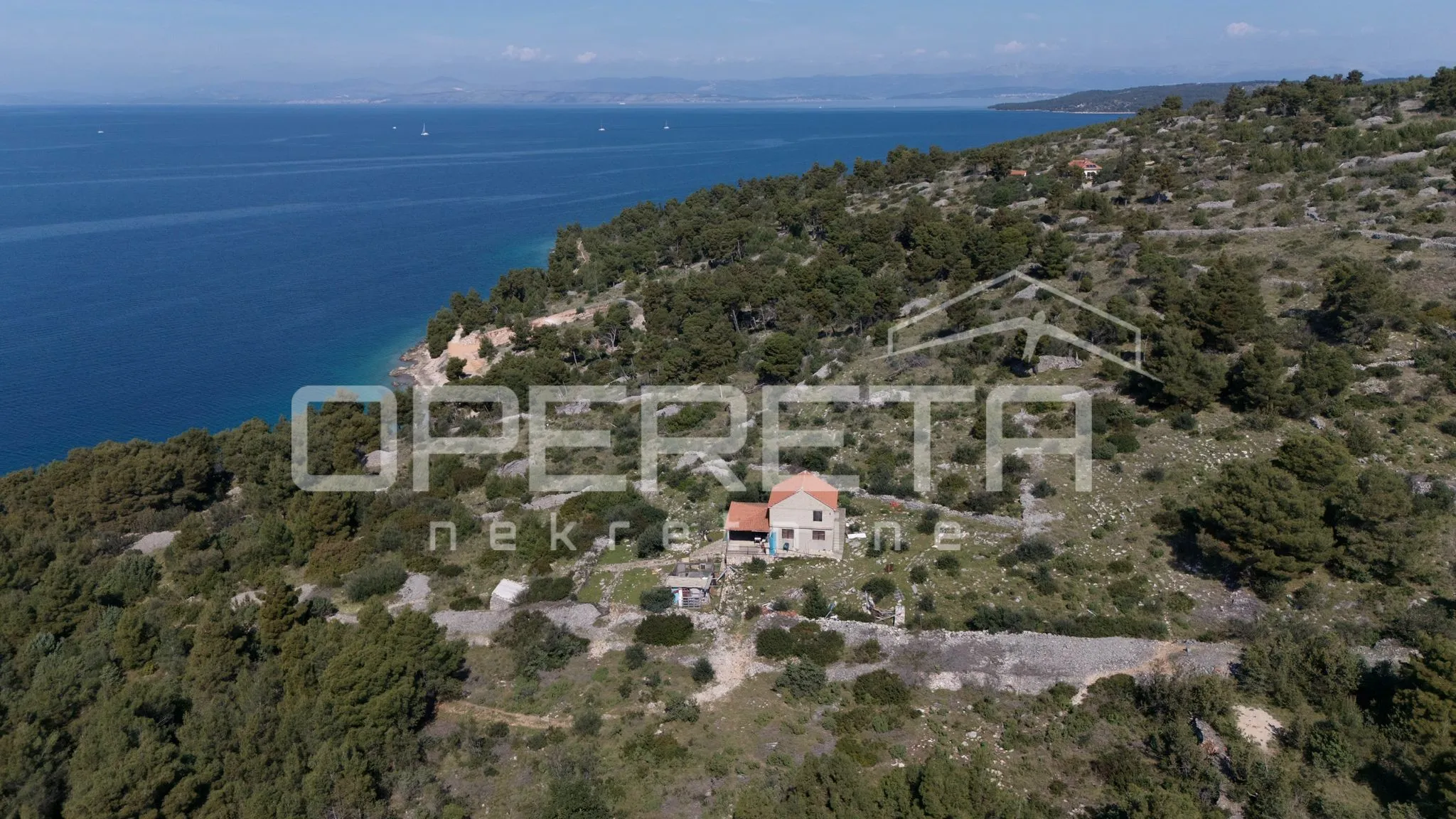 kuća uz more s panoramskim pogledom i terasom – milna, otok brač - slika 19