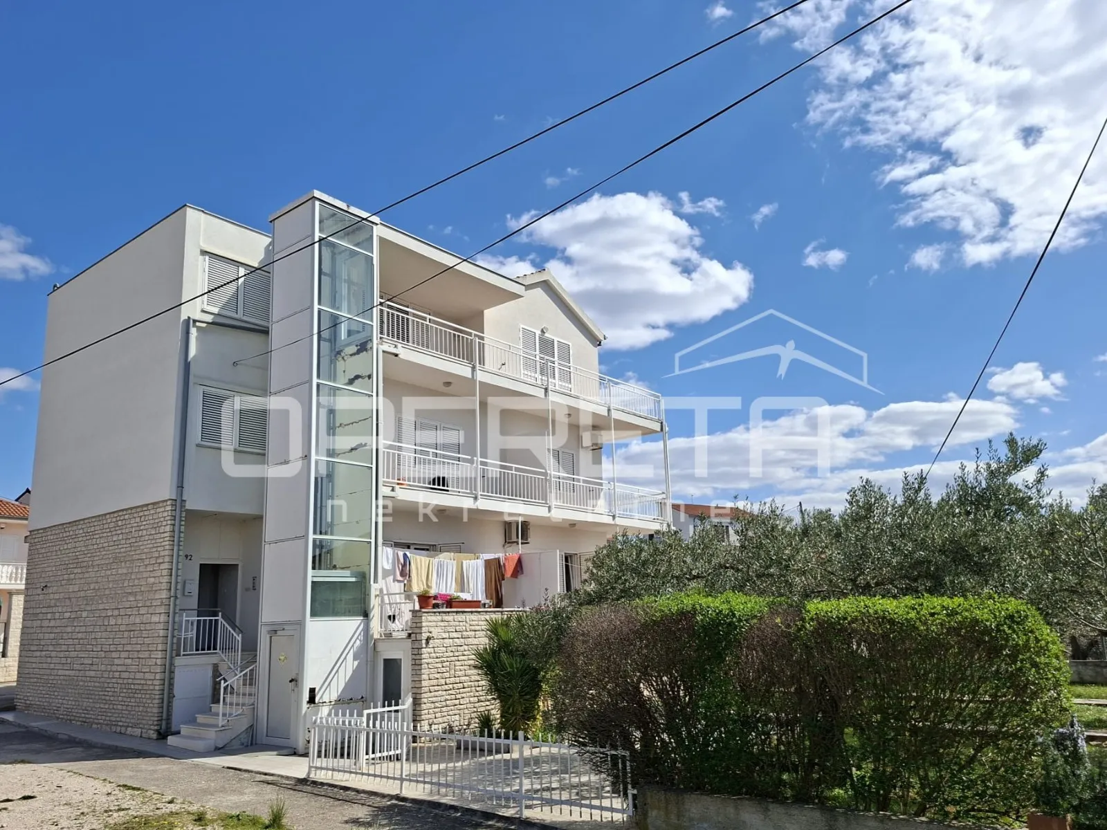 Apartmanska kuća blizu mora, Zablaće