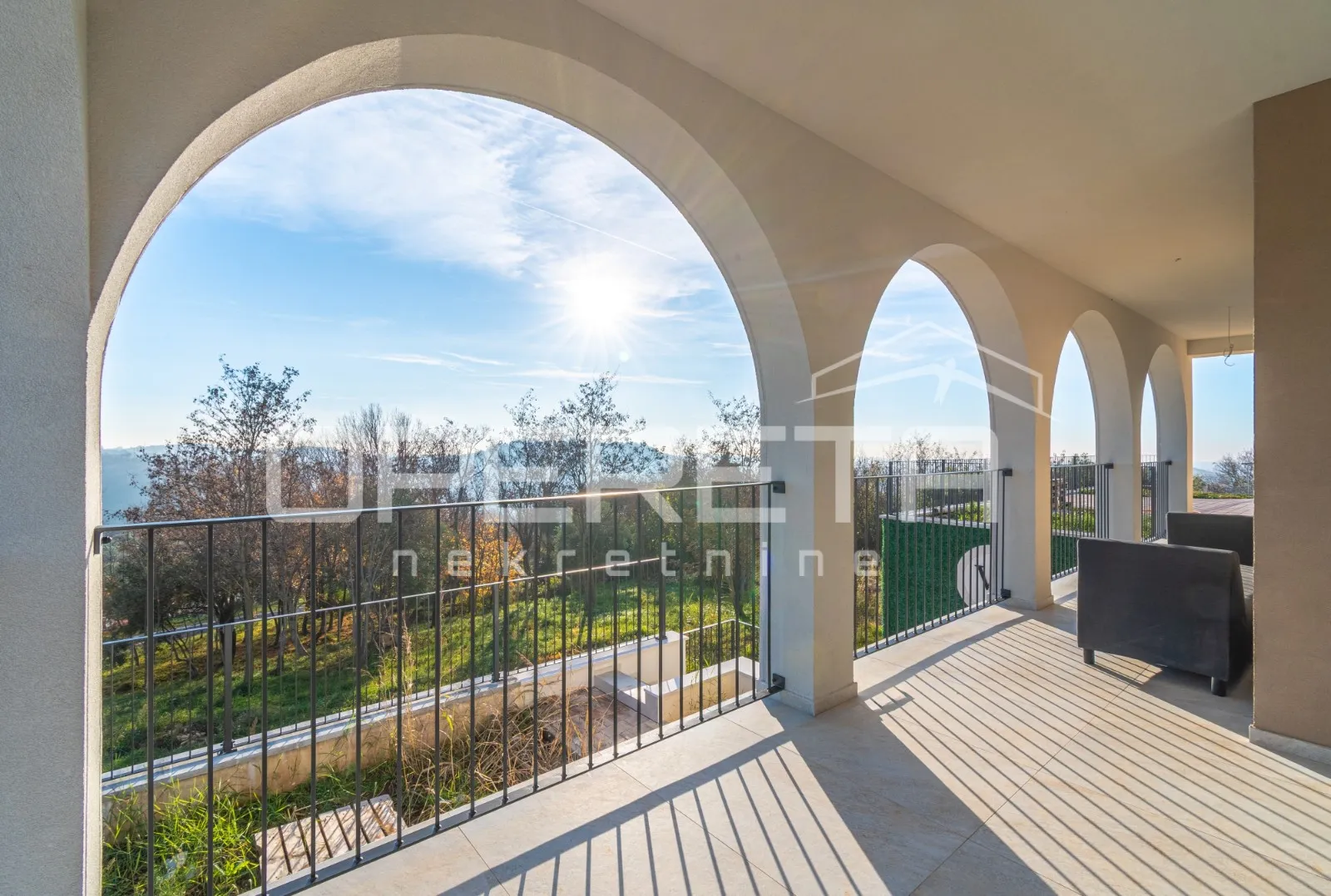 izvanredna samostojeća vila s panoramskim pogledom na more i vinograde - slika 17