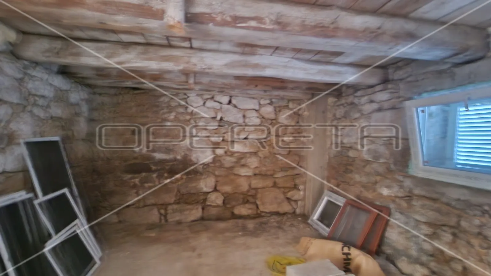 seosko imanje, kuća s 3 gospodarska objekta, okućnica, brinje, 235 m2 - slika 11