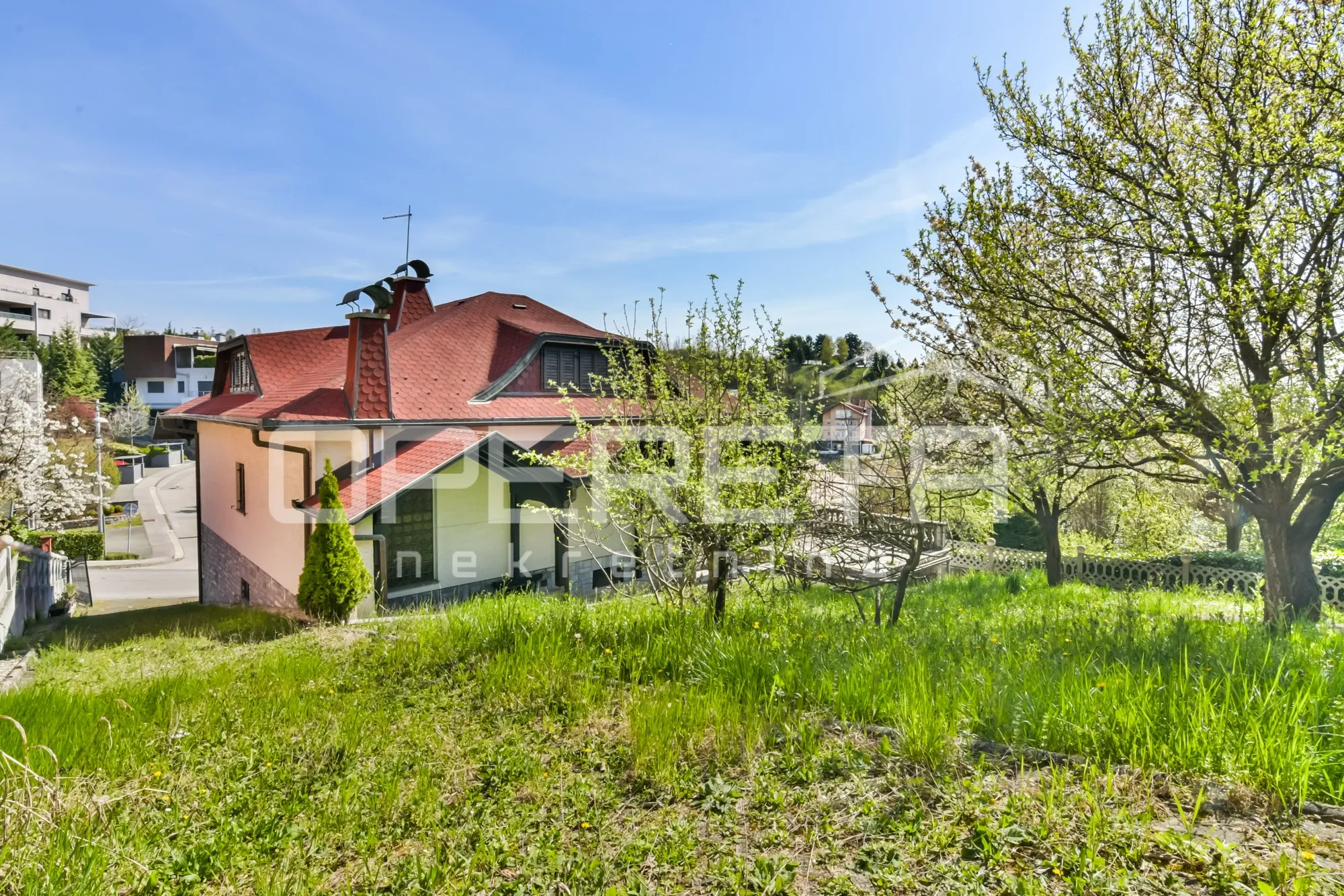 prodajemo prostranu obiteljsku kuću na parceli od 2.265m2 u gajnicama, zagreb, i - slika 15
