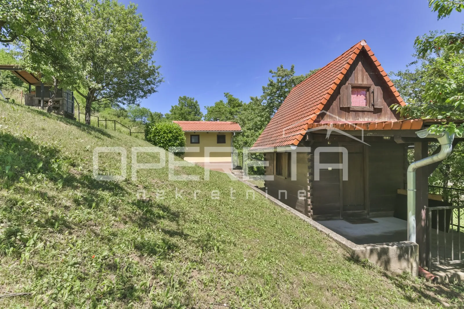 prodaja, kuća za odmor od 103 m2 + autohtona hrastova kuća na parceli od 694 m2 - slika 21
