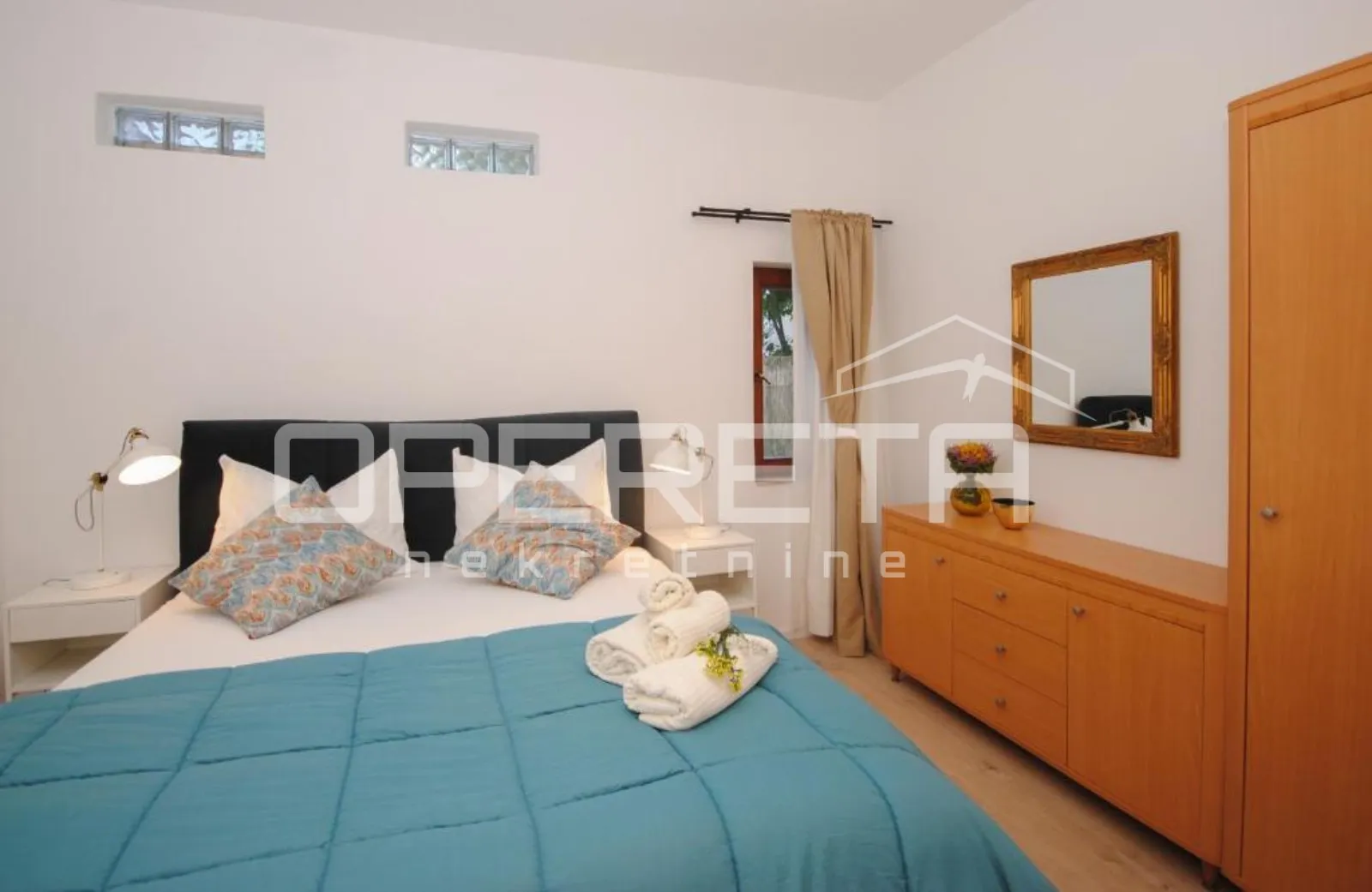prodaja, vis centar, novouređen 2bdr s velikom terasom - slika 11