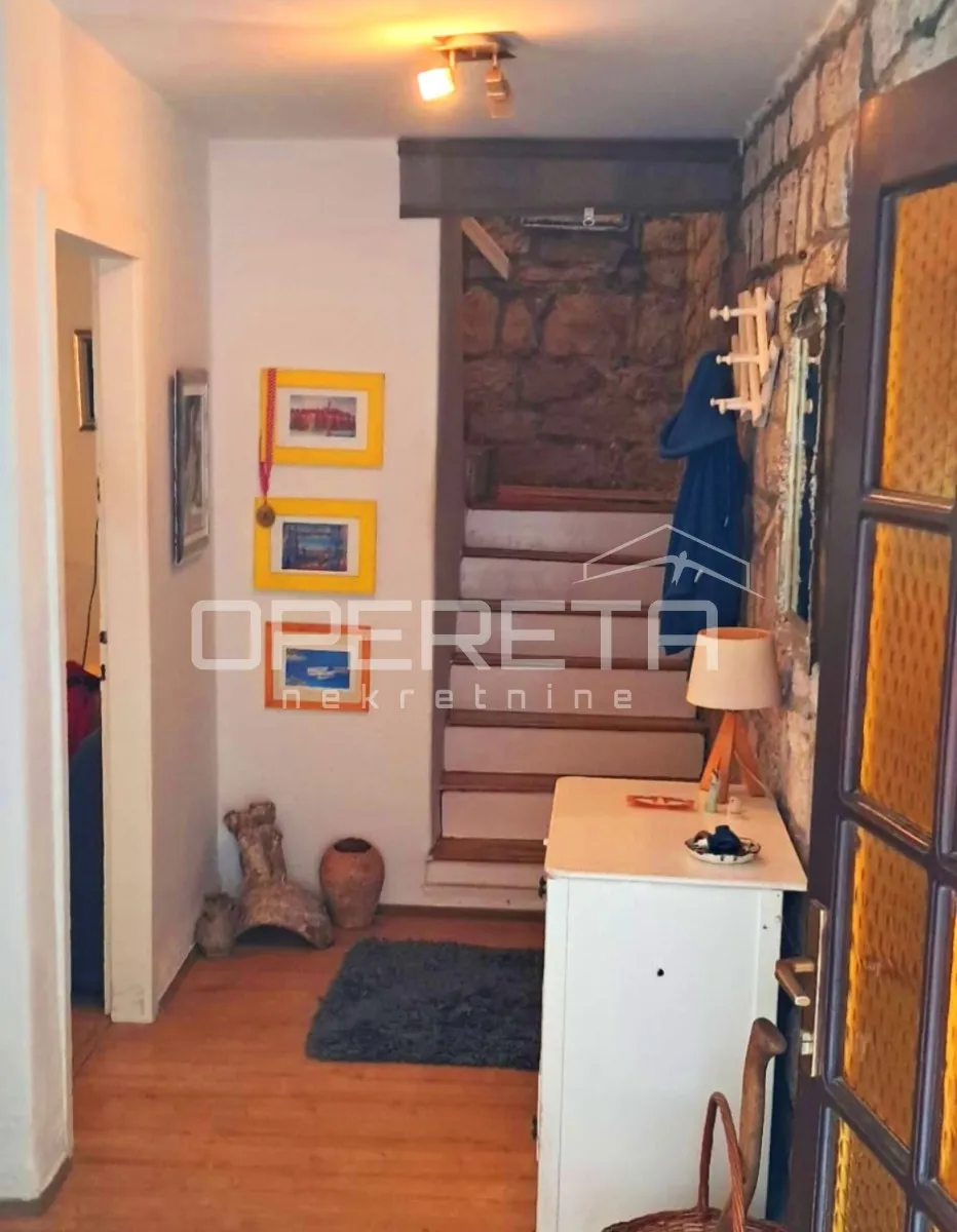 tradicionalna kamena kuća na tri etaže u blizini mora - slika 4