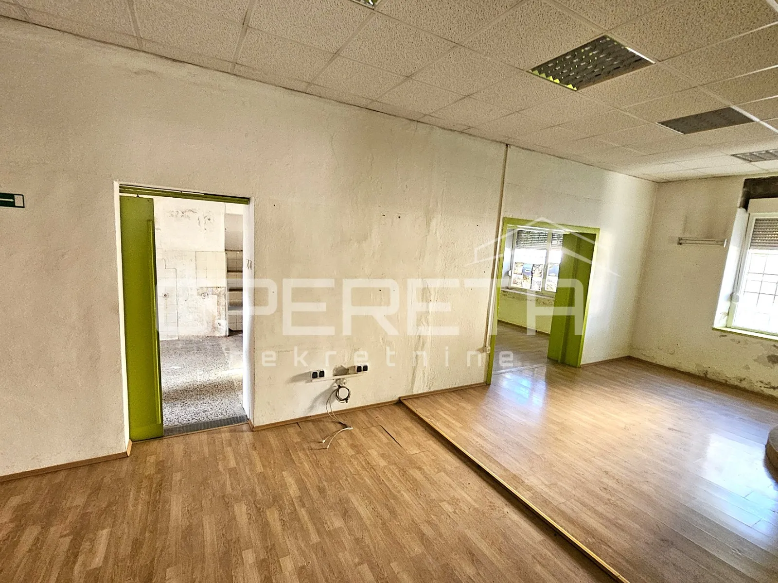 poslovni prostor na izuzetnoj lokaciji u centru kaštel gomilice,150m2 - slika 17