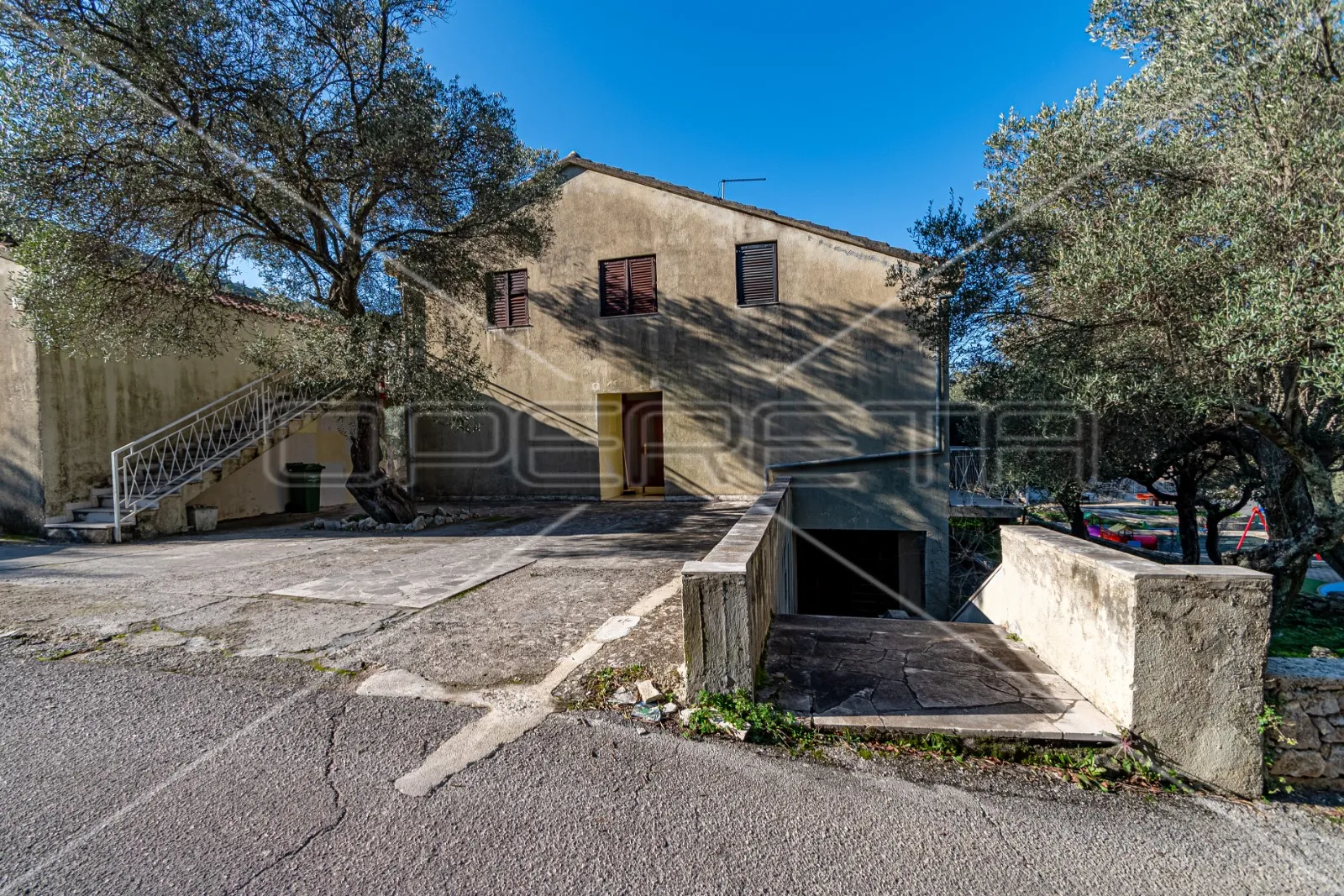 investicija, kuća sa poslovnim prostorom, žrnovska banja, otok korčula - slika 17